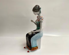 Vintage Hollohaza-Porzellan-Figur des „ Stickers“, handbemalt, Ungarn, 1970er Jahre