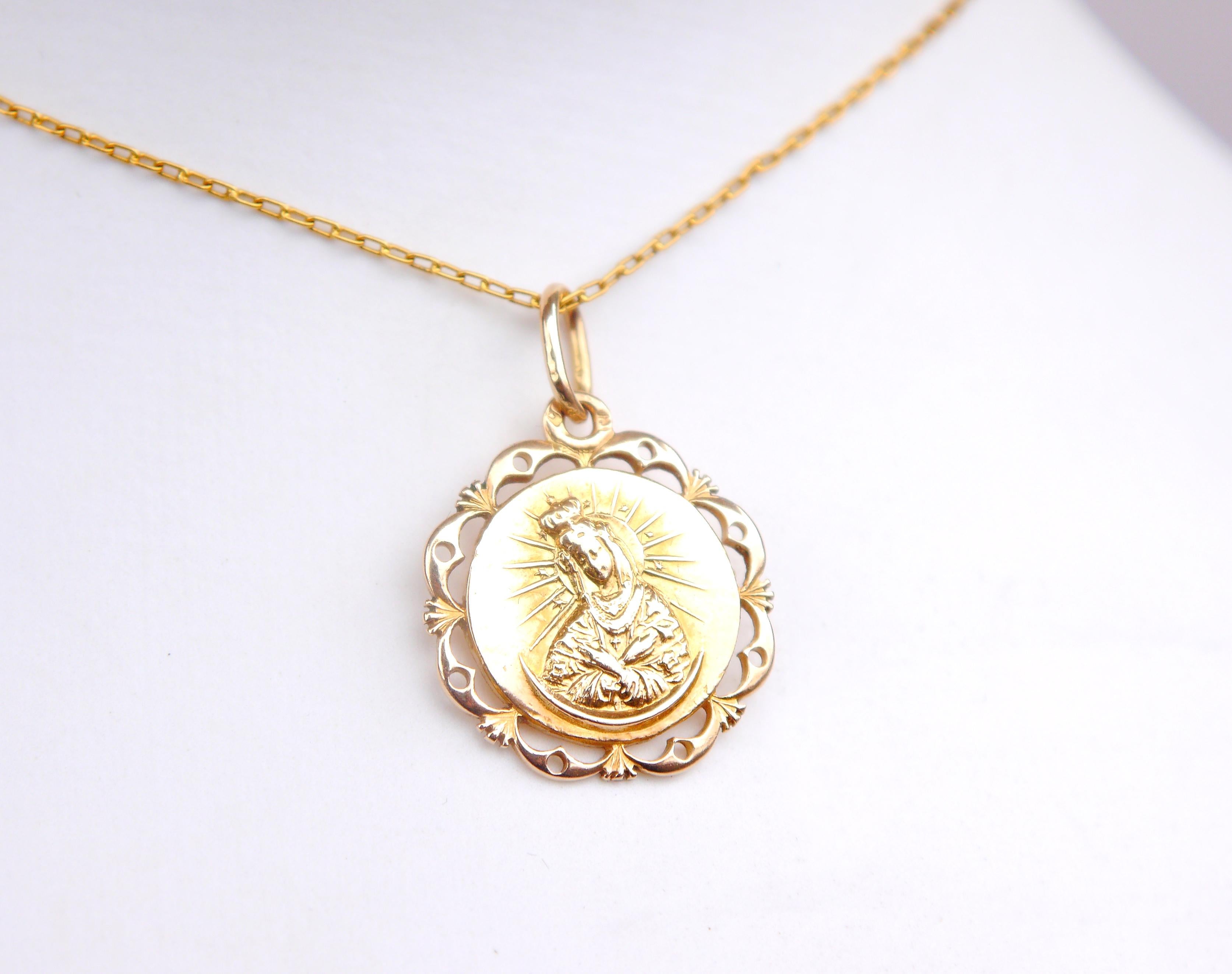 Women's or Men's Vintage Holly Maria Pendant solid 14K Gold / 4.2 gr For Sale