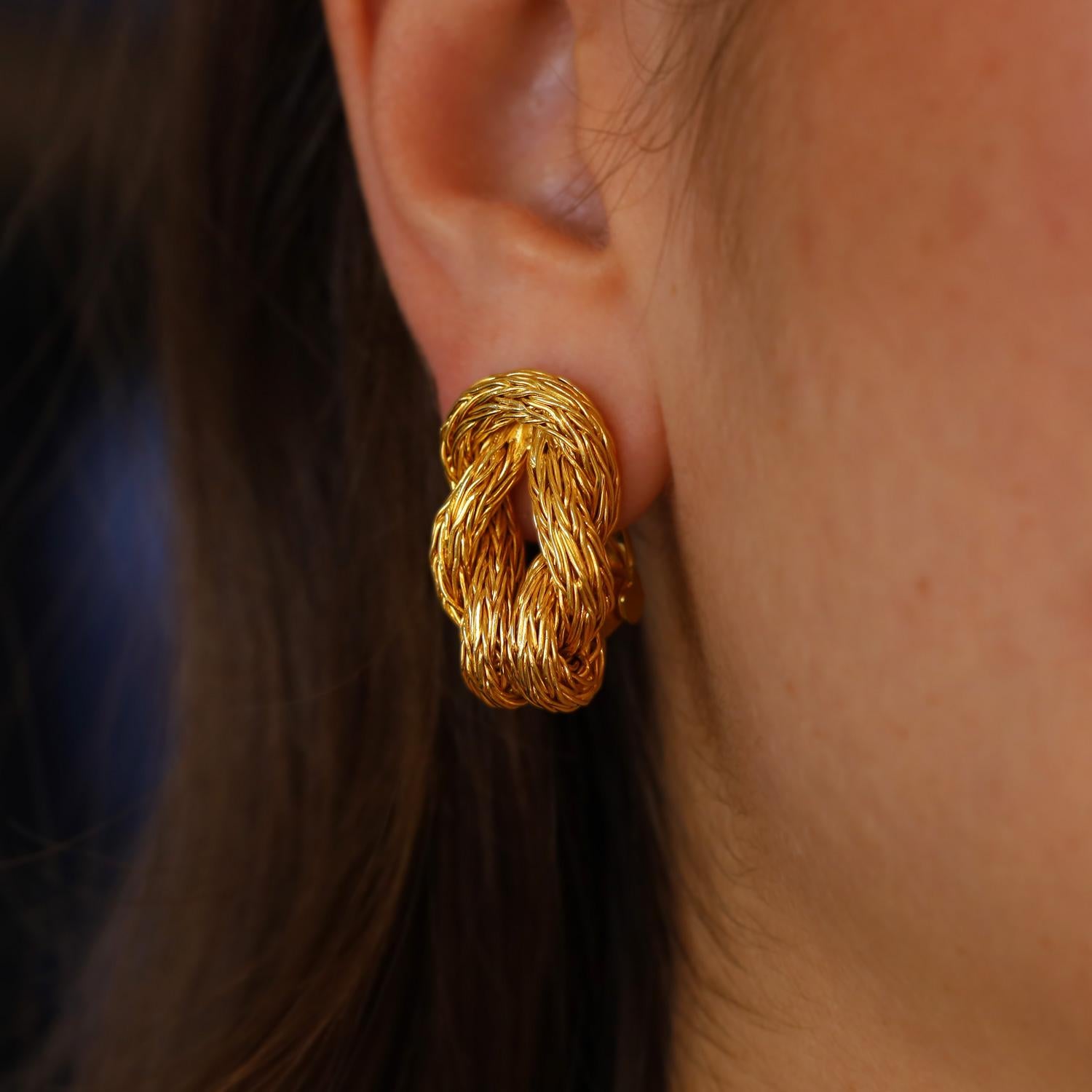 Women's Vintage Hollywood Glam 18K Gold Byzantine Hercules Knot Earrings For Sale