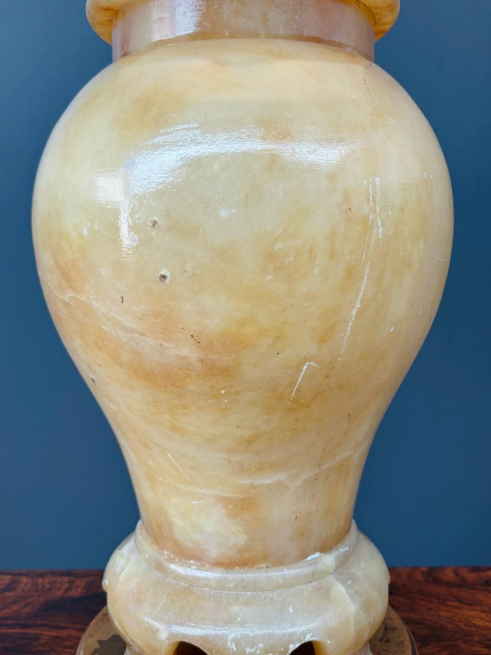 Mid-20th Century Vintage Hollywood Regency Alabaster Table Lamp For Sale