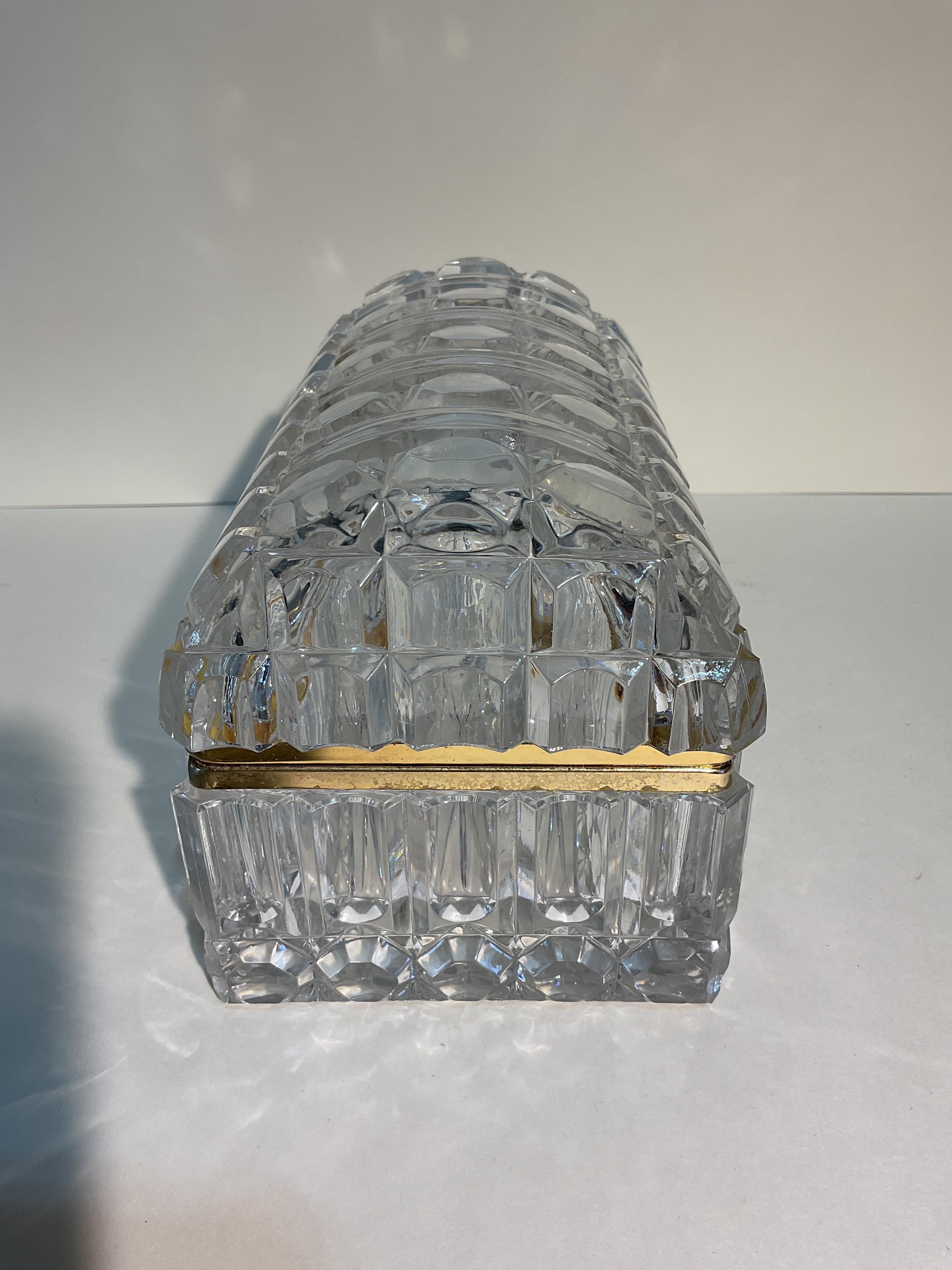 Français Boîte en cristal de style Baccarat Hollywood Regency en vente