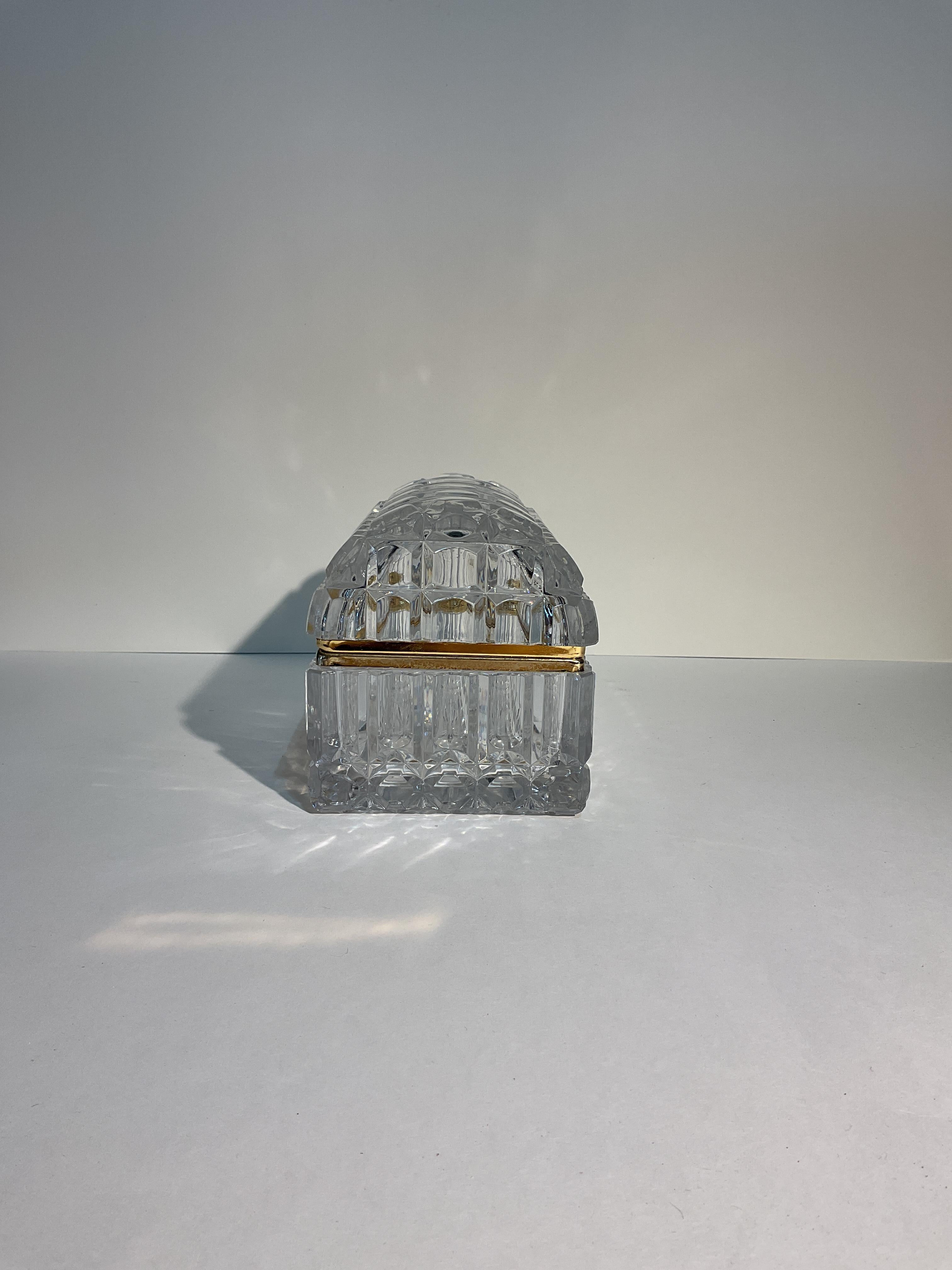 Boîte en cristal de style Baccarat Hollywood Regency Bon état - En vente à Augusta, GA