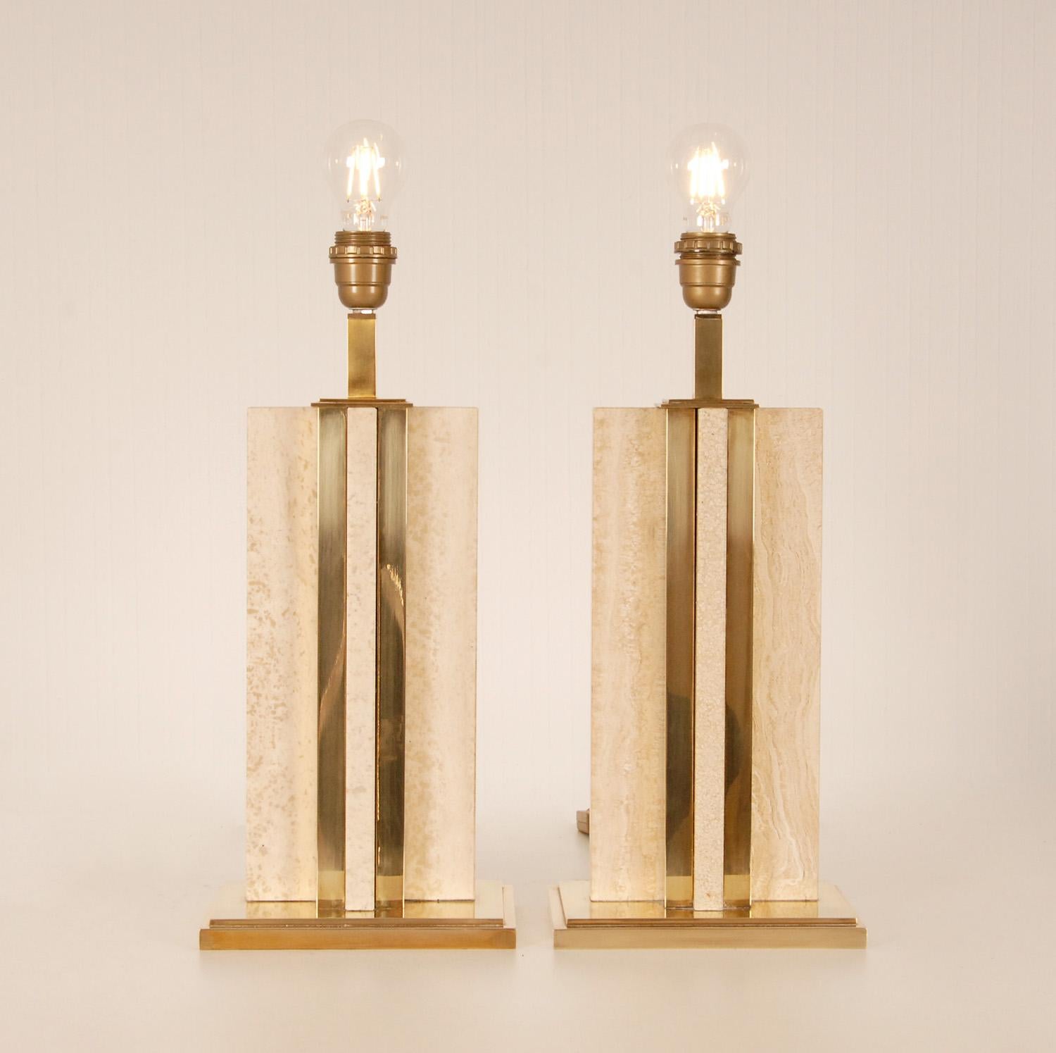 Vintage Hollywood Regency Beige Marble Travertine Gold Brass Table Lamps a Pair  For Sale 1
