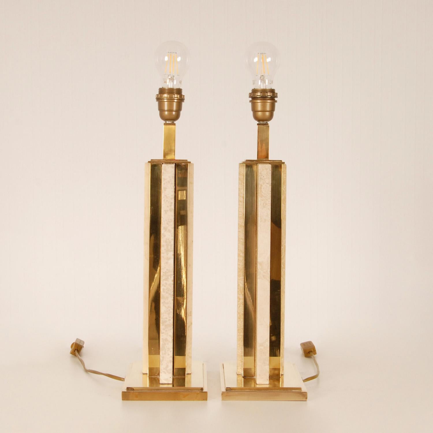 Vintage Hollywood Regency Beige Marble Travertine Gold Brass Table Lamps a Pair  In Good Condition For Sale In Wommelgem, VAN