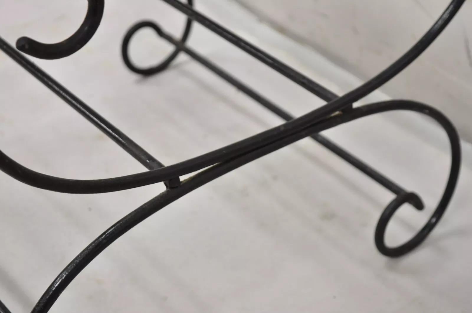 Vintage Hollywood Regency Black Wrought Iron Curule Scrolling Bench (B) en vente 1