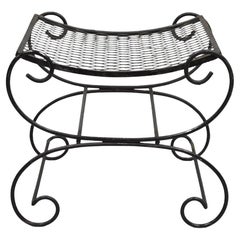 Schwarze schmiedeeiserne Curule-Schnörkelbank im Hollywood-Regency-Stil (B)