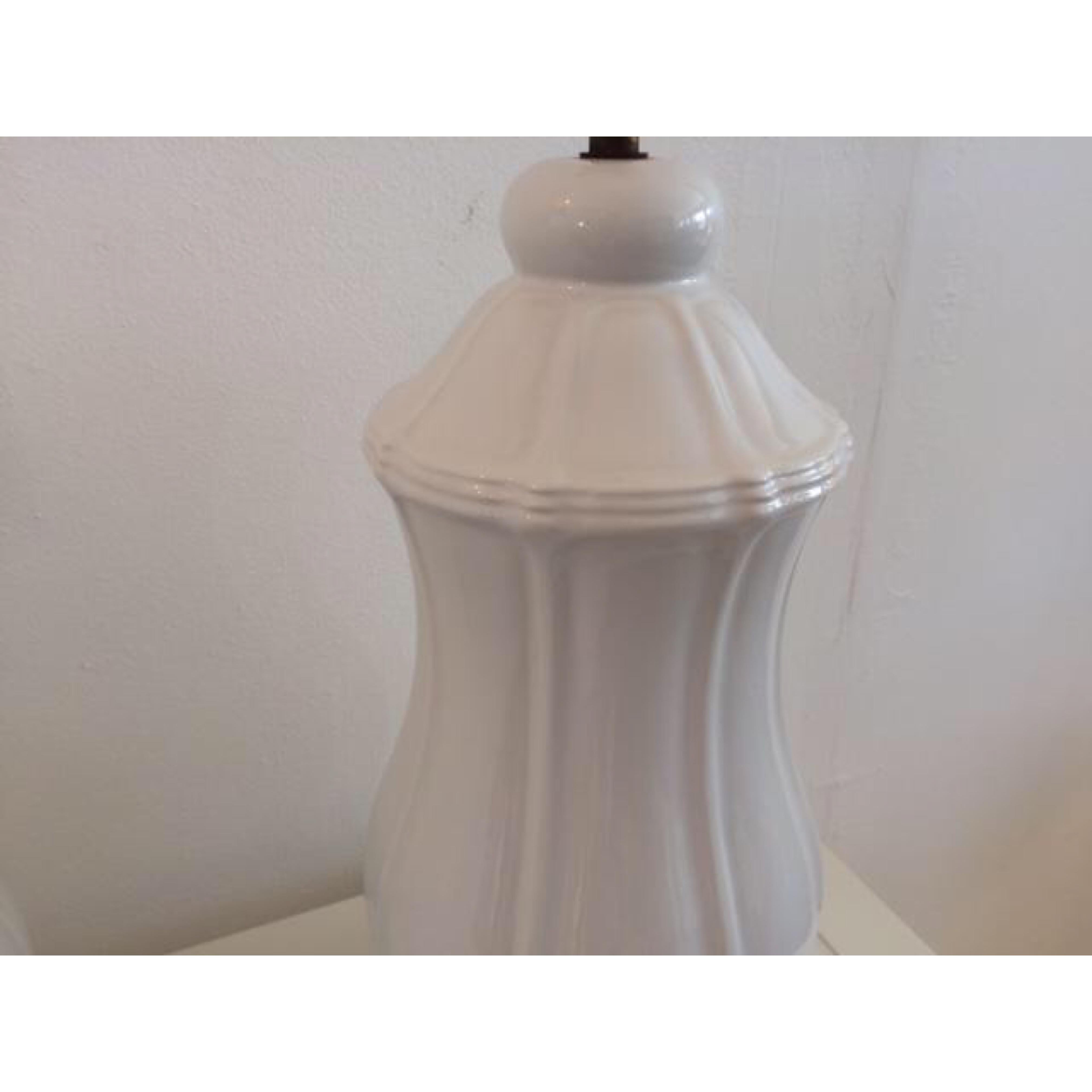 Vintage Hollywood Regency Blanc Pottery Table Lamps, a Pair For Sale 2