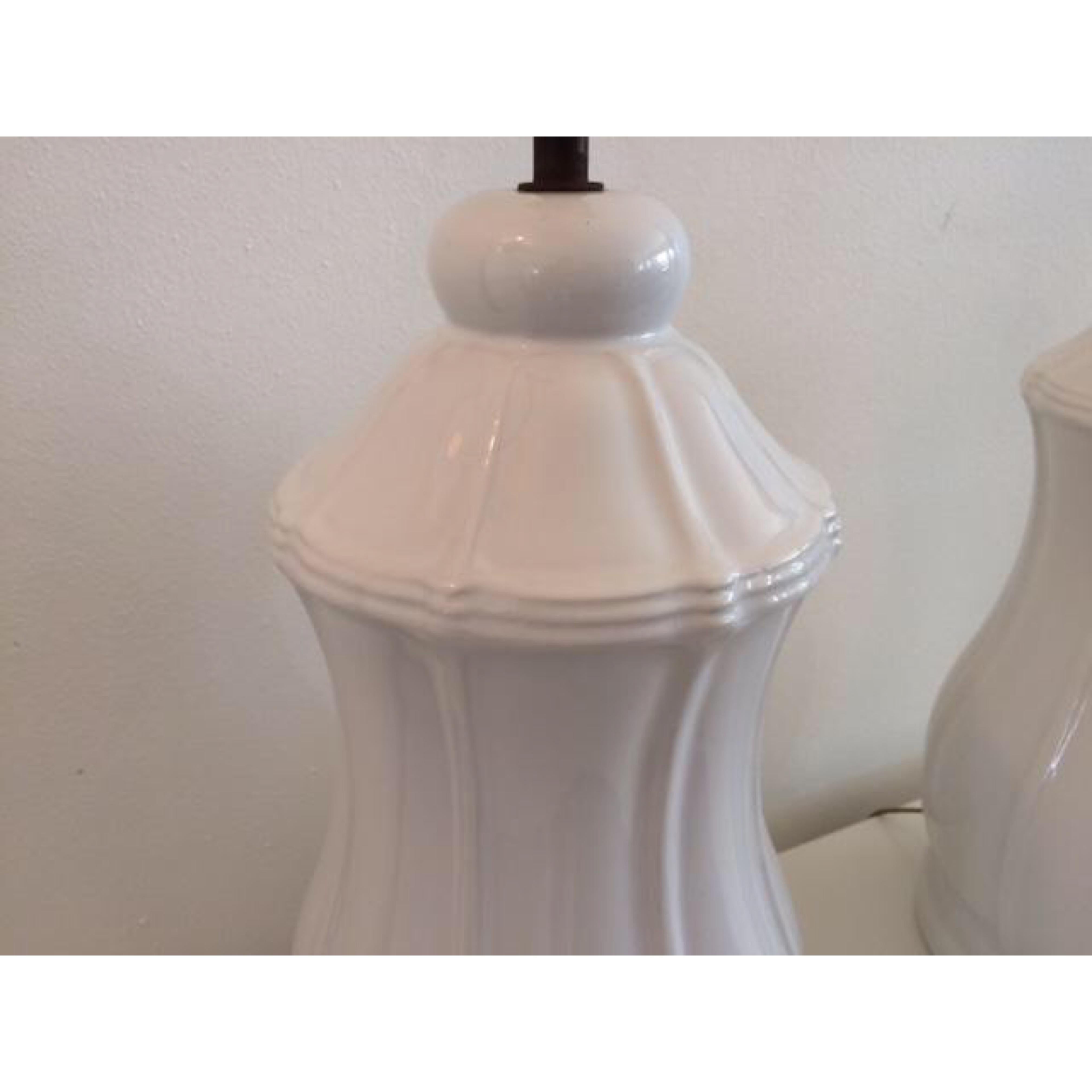 Vintage Hollywood Regency Blanc Pottery Table Lamps, a Pair For Sale 3
