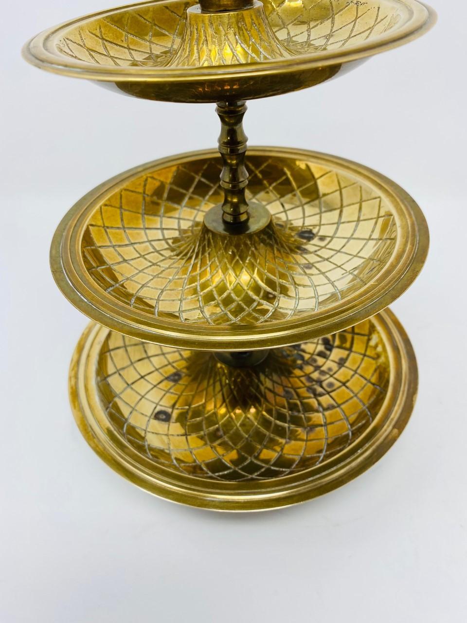 Late 20th Century Vintage Hollywood Regency Brass 3-Tier Pineapple Nesting Serving Tray Stand