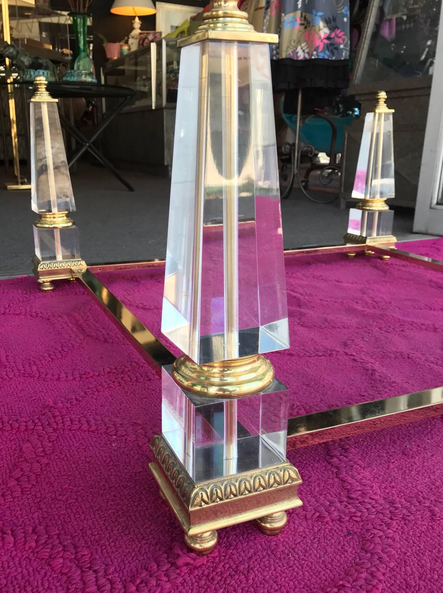 Vintage Hollywood Regency Brass Glass Lucite Obelisk Designer Coffee Table In Excellent Condition In Palm Springs, CA