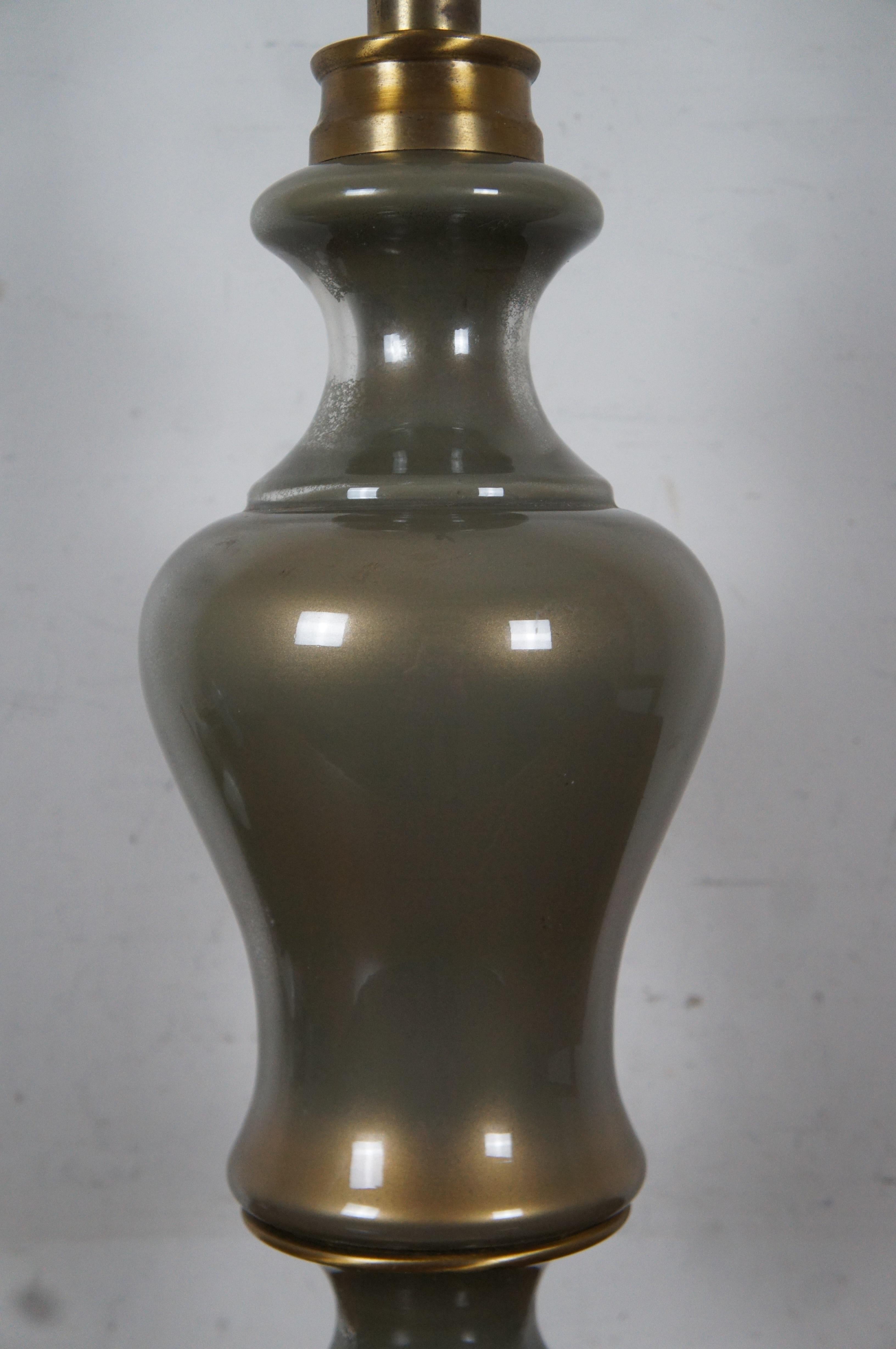 Verre Lampe de table Trophée en laiton et verre Vintage Hollywood Regency 40