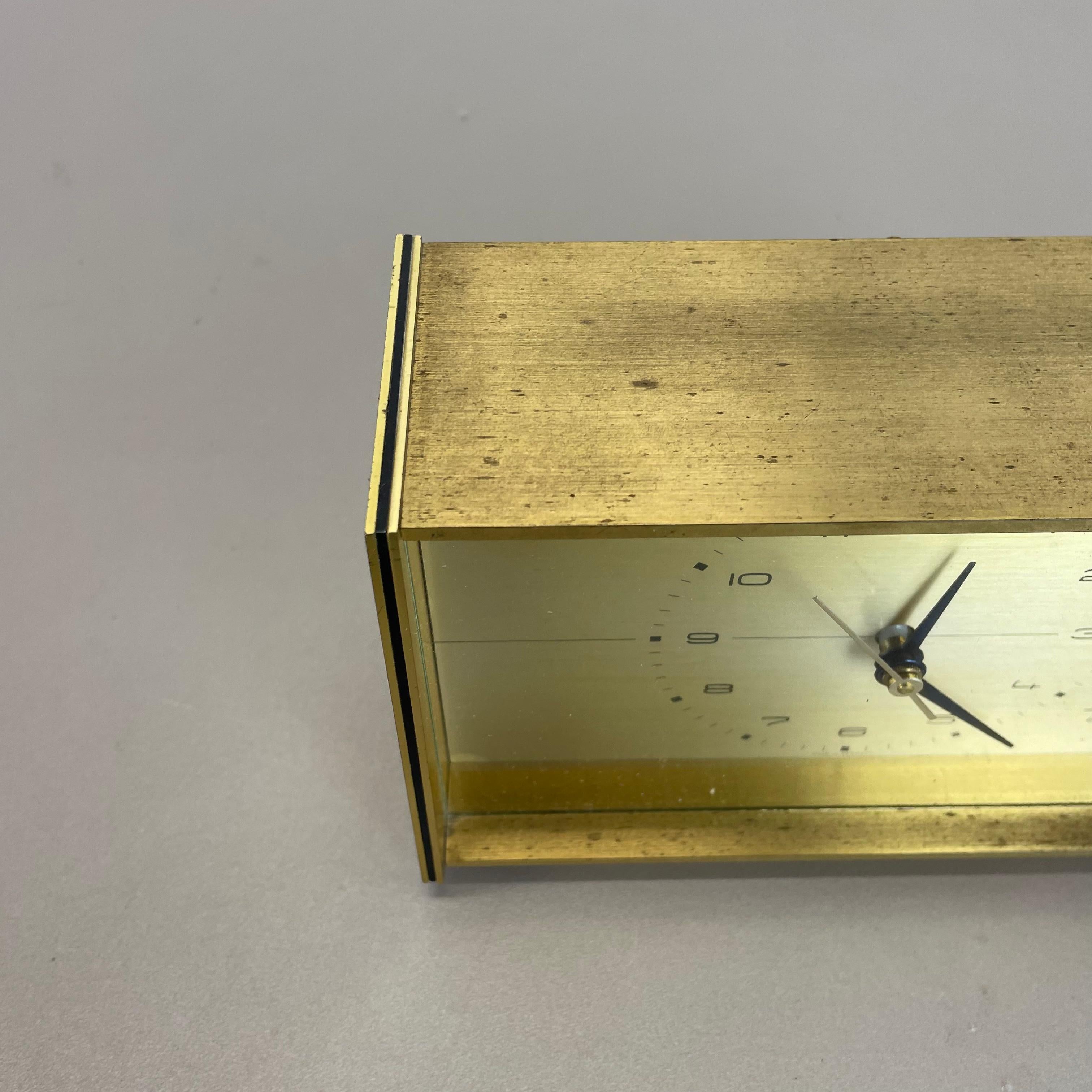Vintage Hollywood Regency Brass Table Clock by Diehl Electro, Germany, 1960s In Good Condition For Sale In Kirchlengern, DE