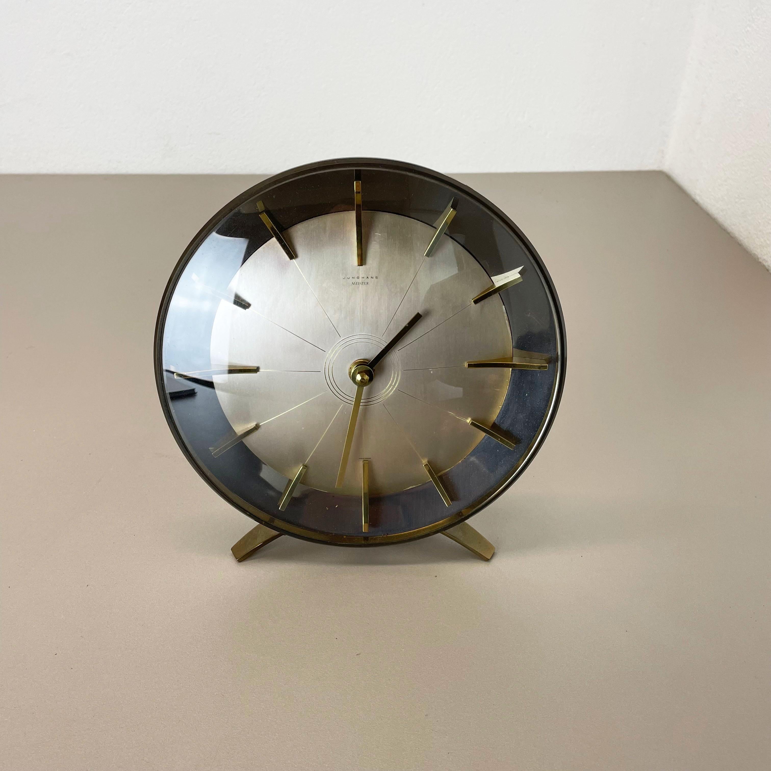 Allemand Horloge de table Vintage Hollywood Regency en laiton Junghans Meister, Allemagne, années 1950 en vente