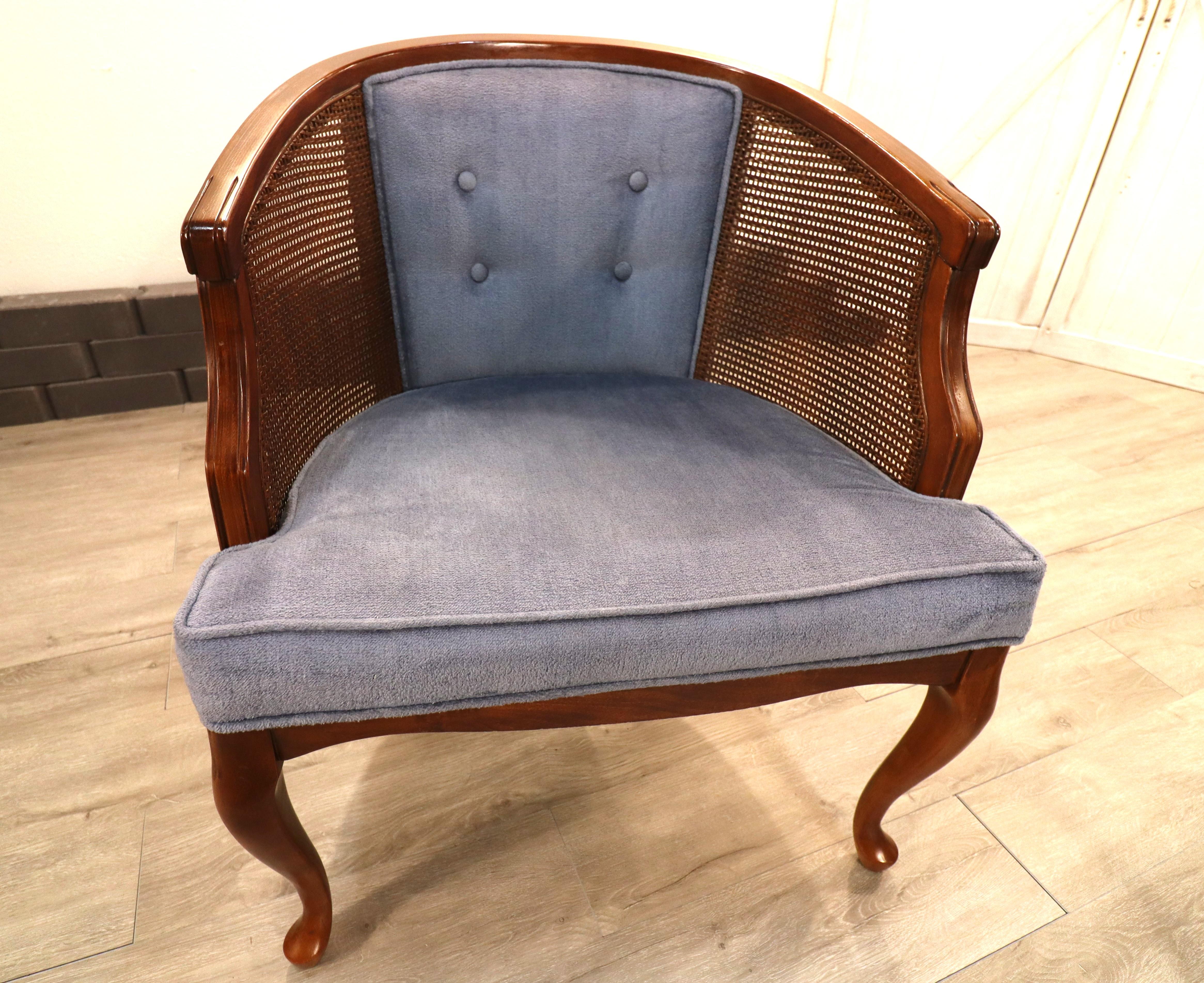 Vintage Hollywood Regency Cane Back Chairs en Bueno estado para la venta en Omaha, NE
