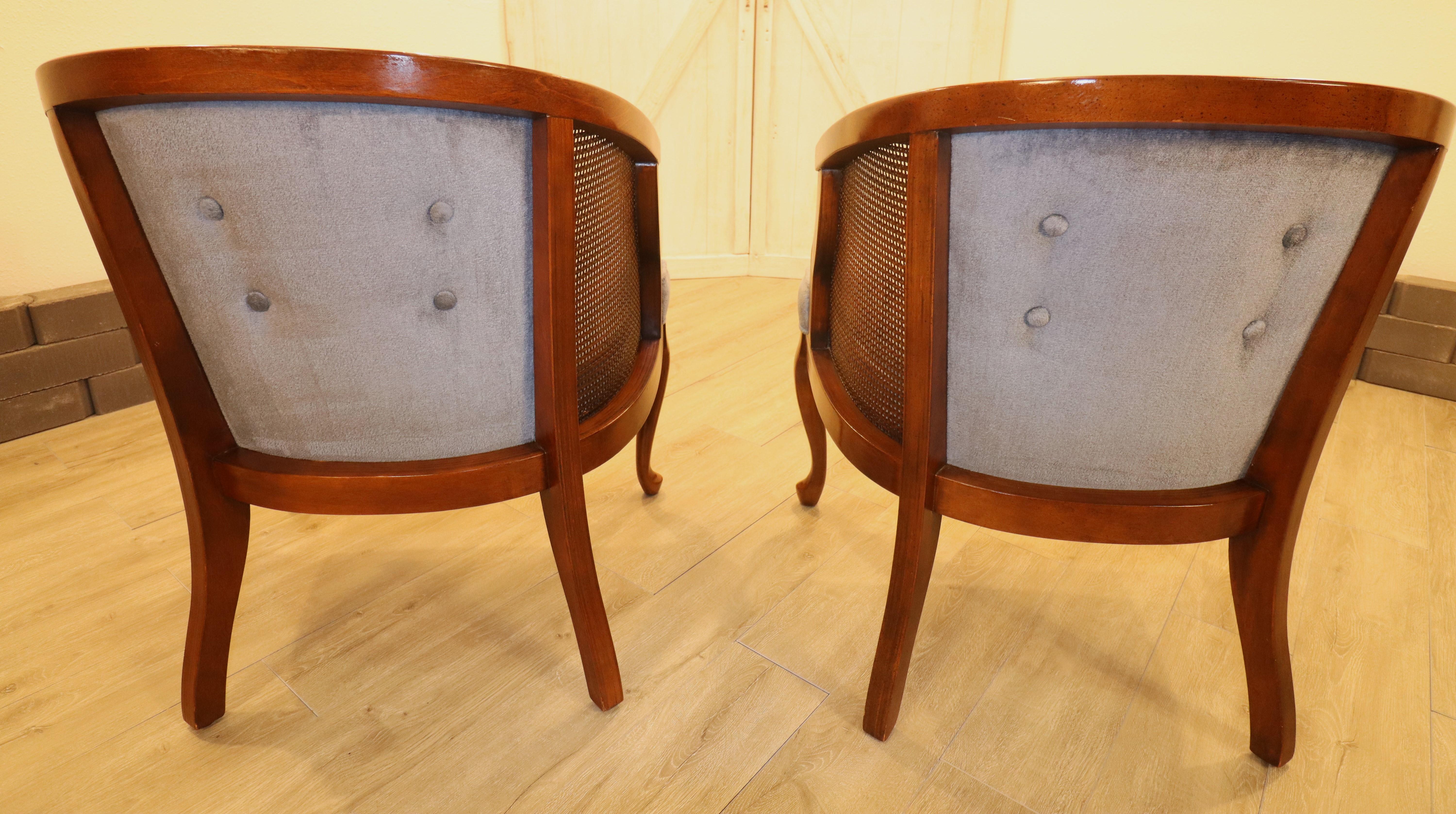 Vintage Hollywood Regency-Stühle mit Rohrrückenlehne (Samt) im Angebot