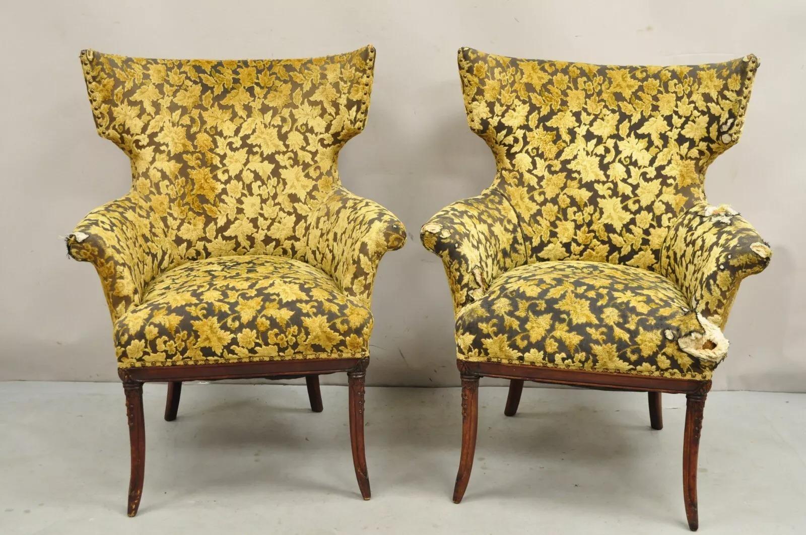 Chaises longues de cheminée à dossier en acajou sculpté, Vintage Hollywood Regency - Paire en vente 6