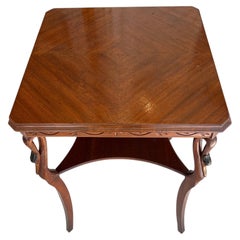 Vintage Hollywood Regency geschnitzt Schwan Beistelltisch mit Regal