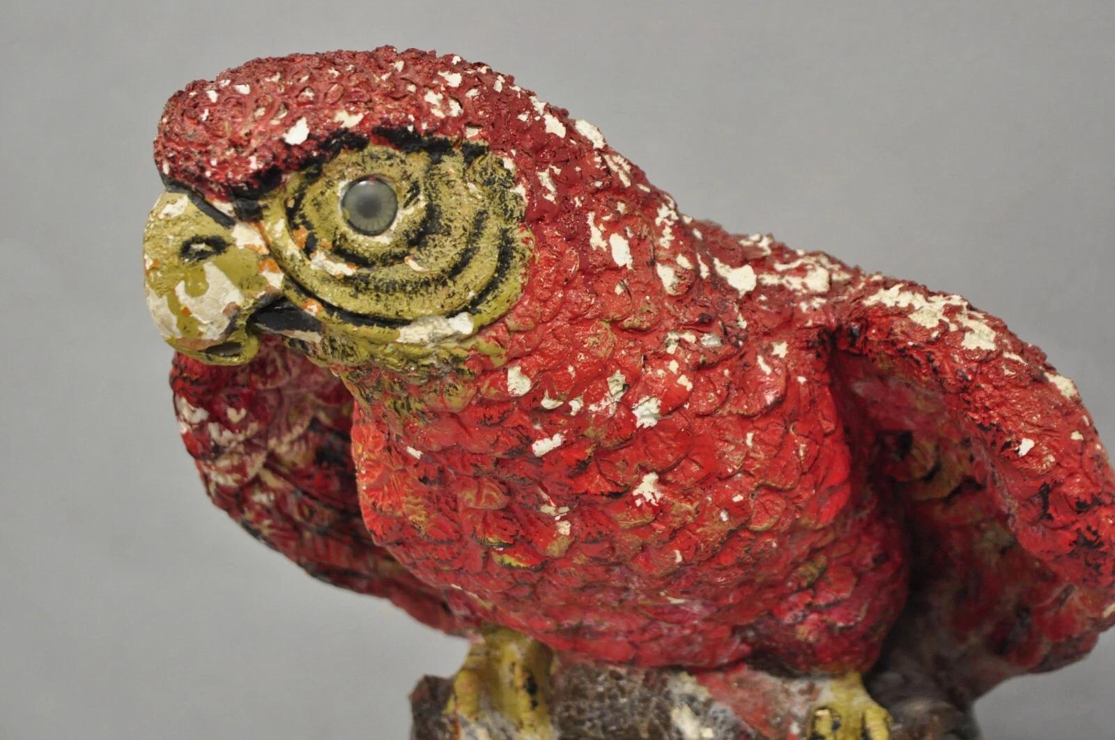 Statua vintage di Hollywood Regency in gesso rosso di pappagallo tropicale Macaw da 29 pollici In condizioni buone in vendita a Philadelphia, PA