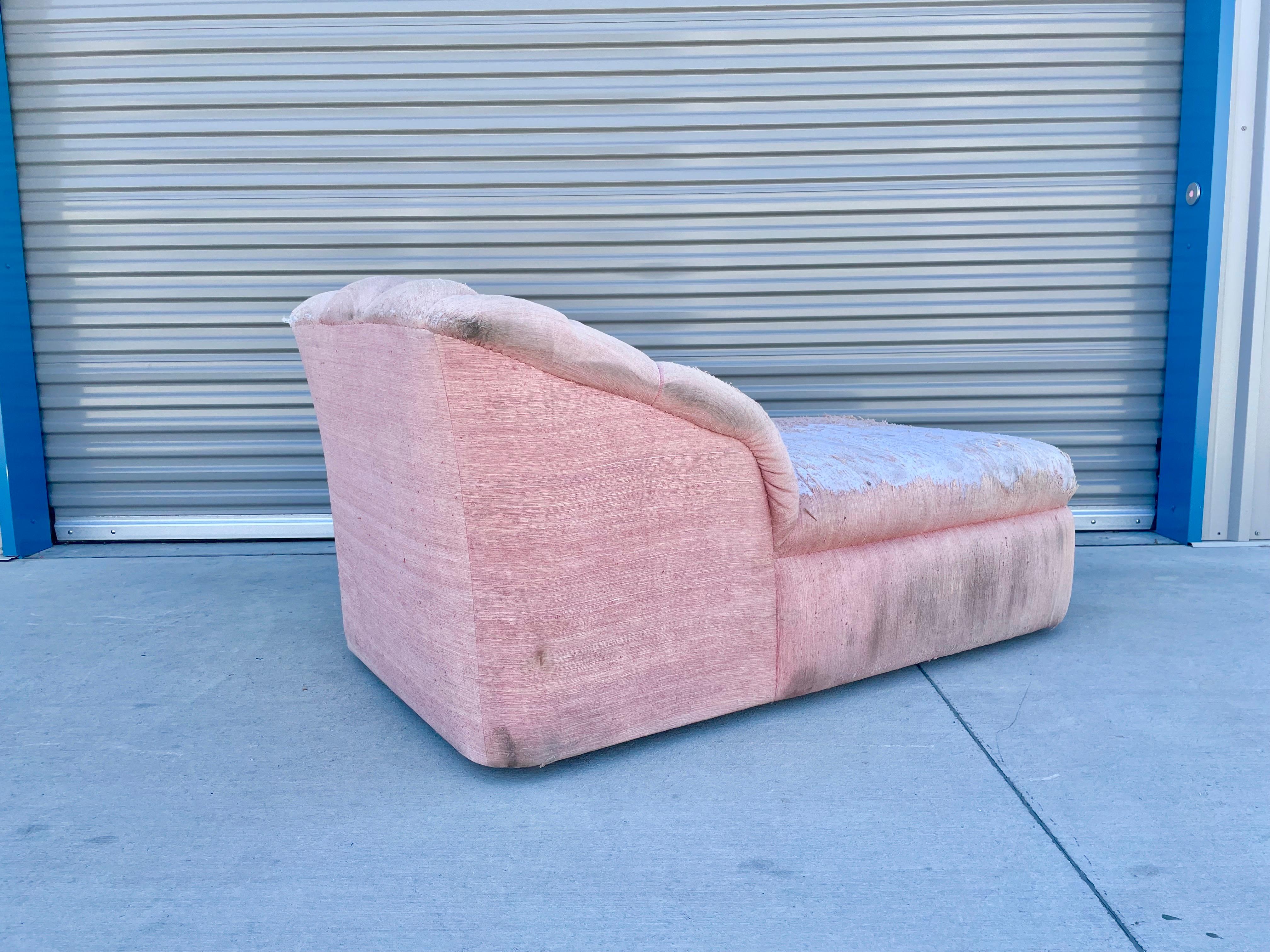 Mid-Century Modern Vintage Hollywood Regency Chaise Lounge For Sale