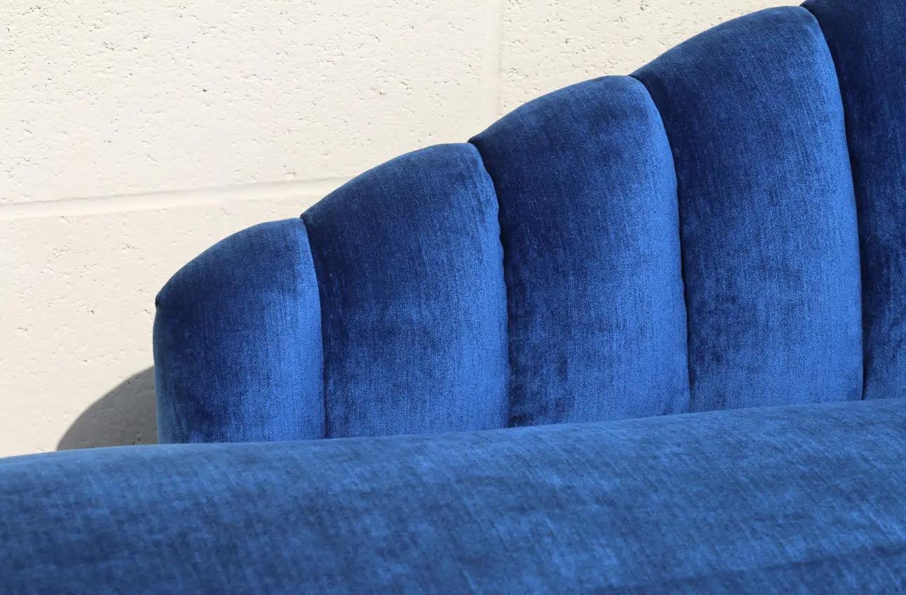 Chaise longue vintage Hollywood Regency à dossier cannelé en vente 5