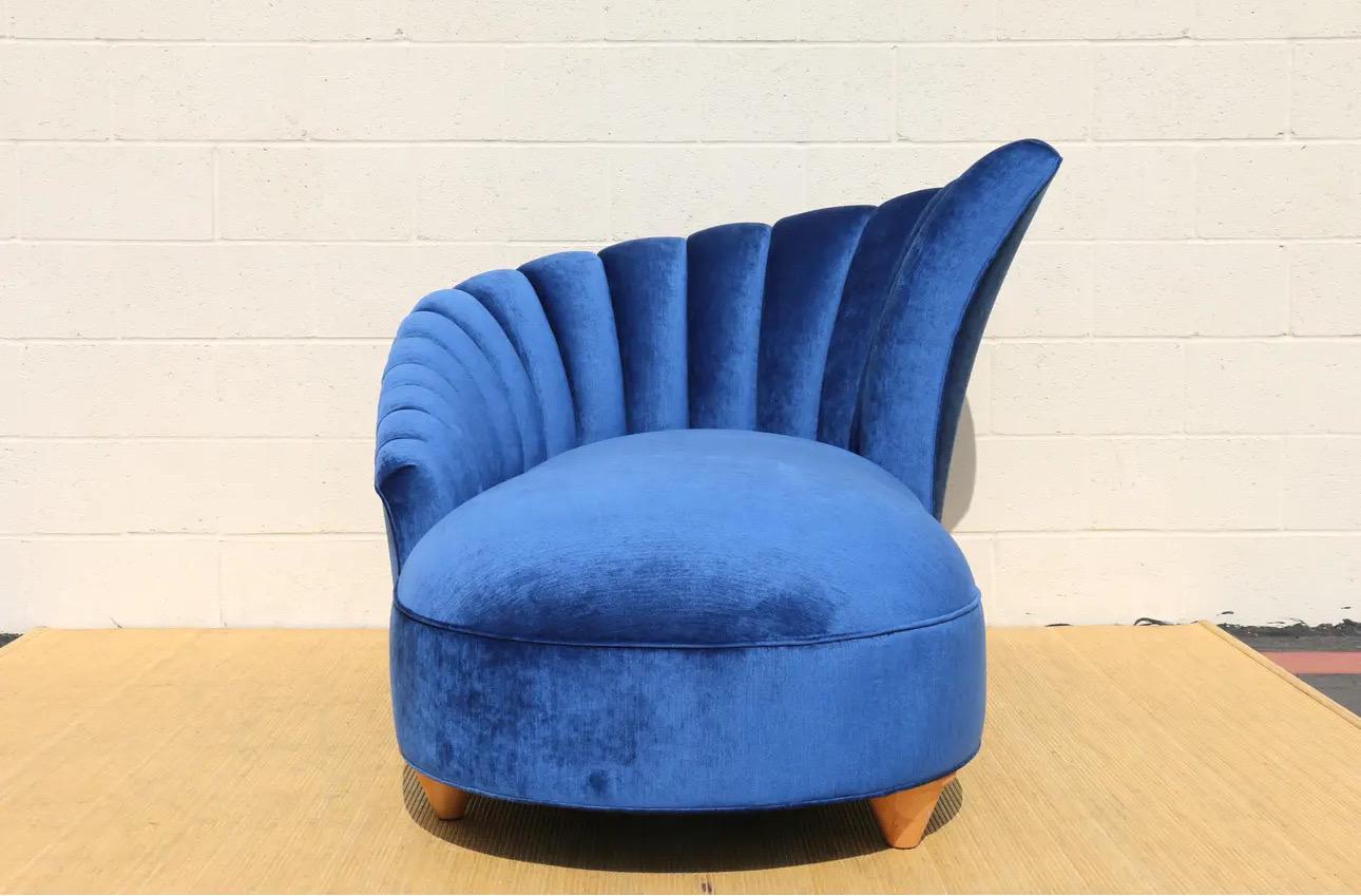 Américain Chaise longue vintage Hollywood Regency à dossier cannelé en vente
