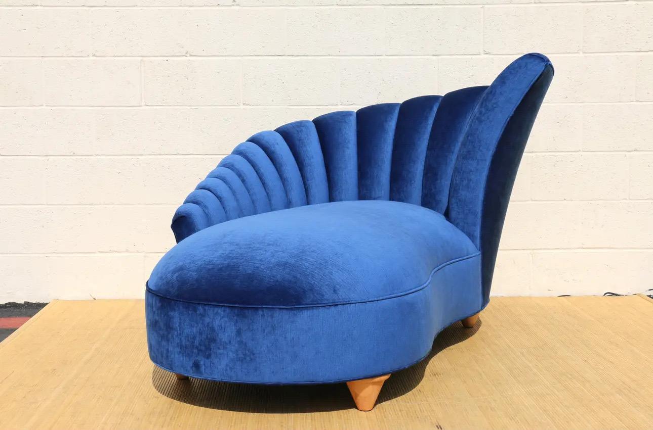 Chaise longue vintage Hollywood Regency à dossier cannelé Bon état - En vente à North Hollywood, CA