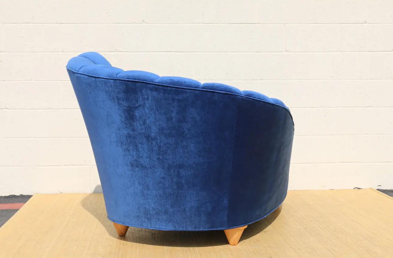 Chaise longue vintage Hollywood Regency à dossier cannelé en vente 1