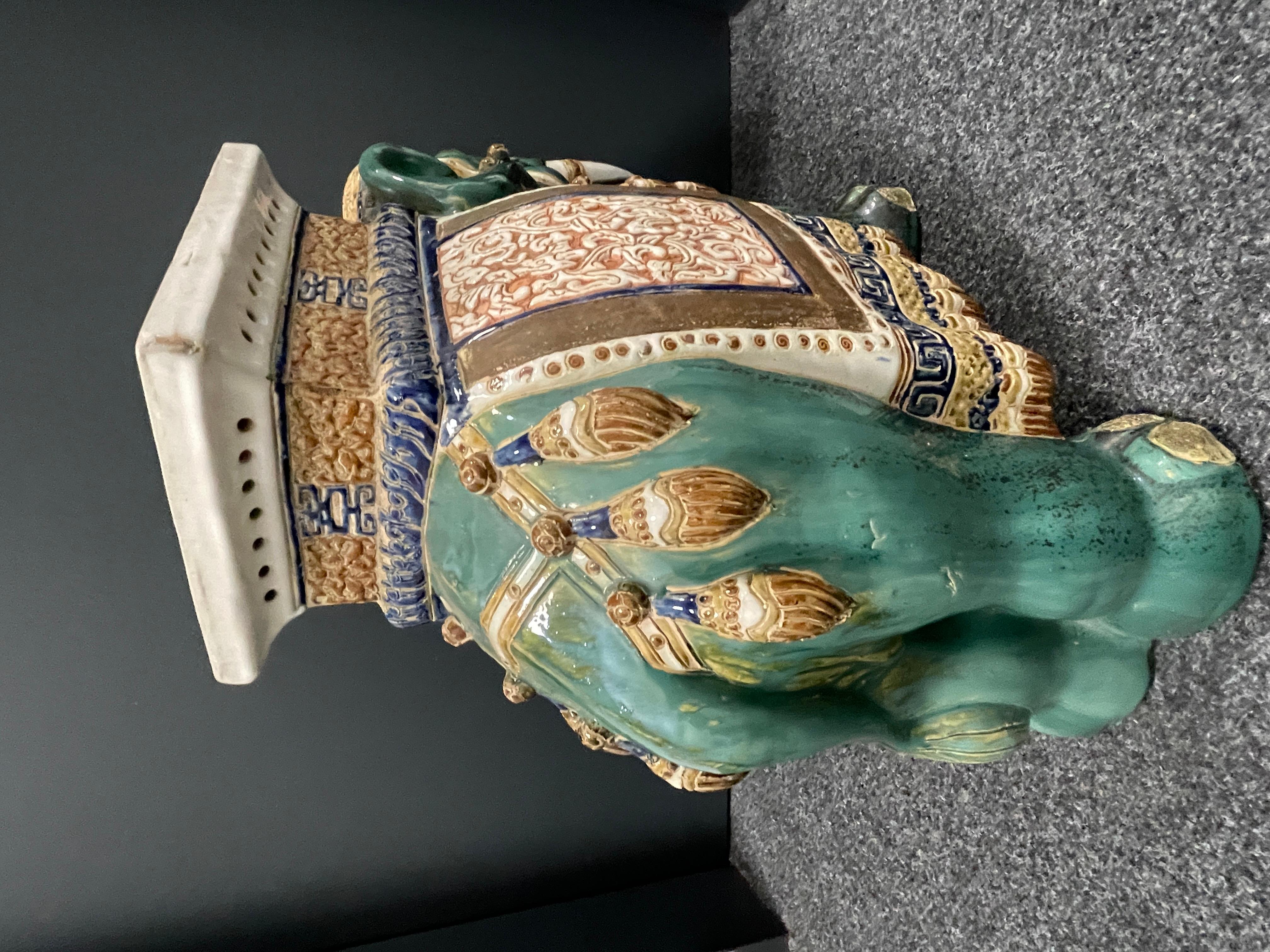 Vintage Hollywood Regency Chinese Jade Green Elephant Garden Plant Stand In Good Condition In Nuernberg, DE