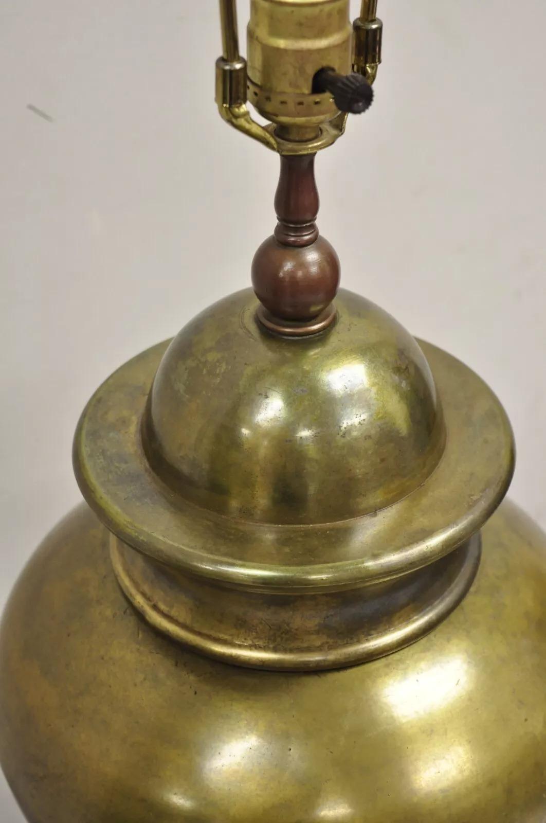 Lampe de table Vintage Hollywood Regency Chinoiserie en laiton patiné avec jarre à gingembre en vente 2