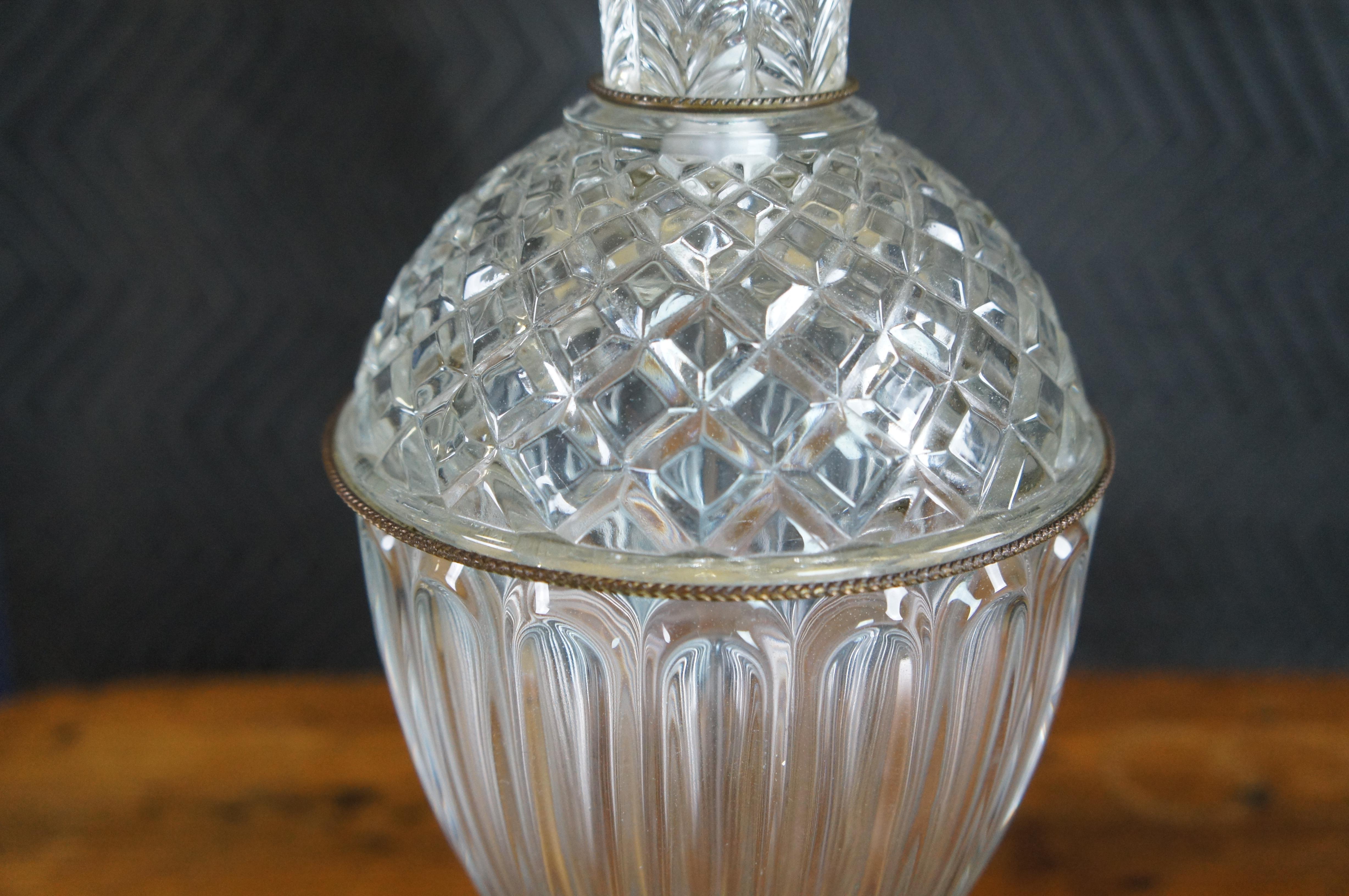 Lampe de table vintage Hollywood Regency avec trophée en cristal et urne de cheminée 29 pouces en vente 3