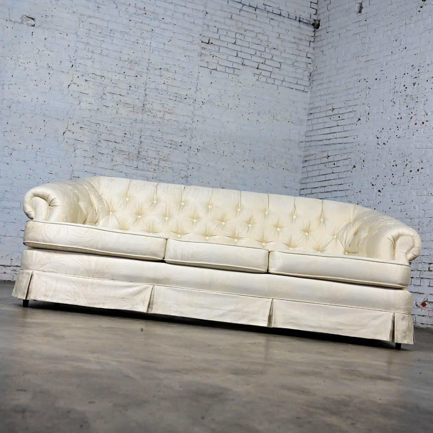 20th Century Vintage Hollywood Regency Curved Sofa Button Back Off-White Damask Fabric For Sale