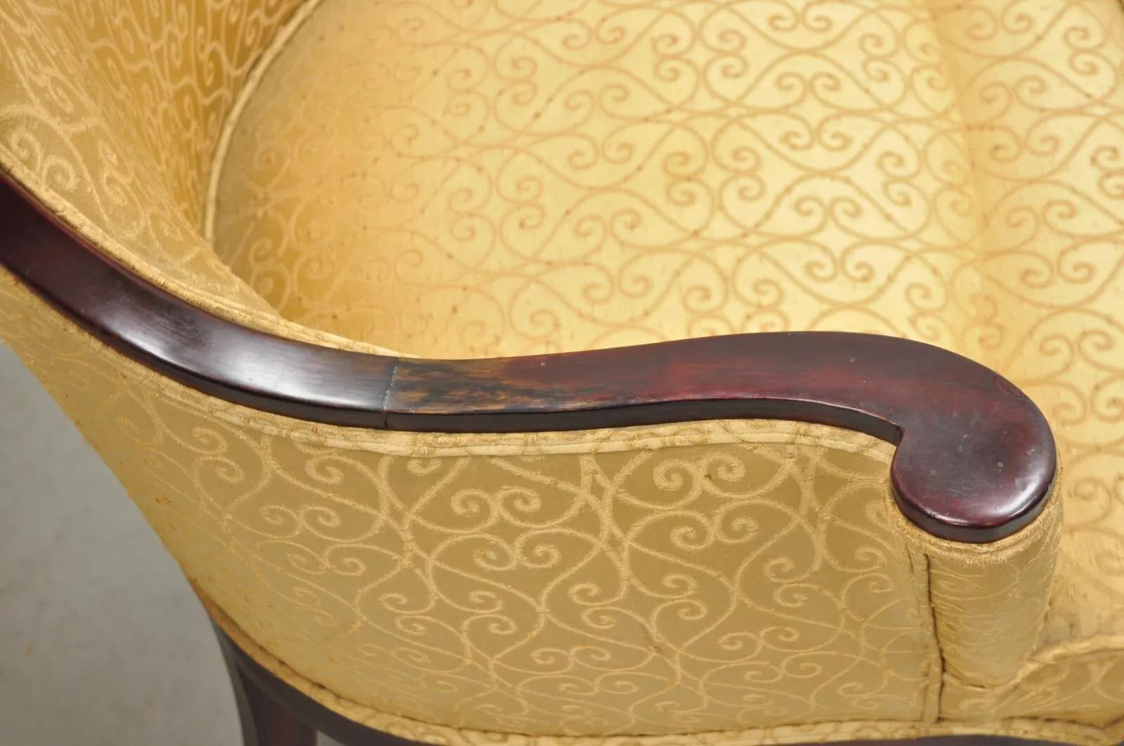 Chaises longues de cheminée en acajou sculpté et drapé, Vintage Hollywood Regency - une paire en vente 2