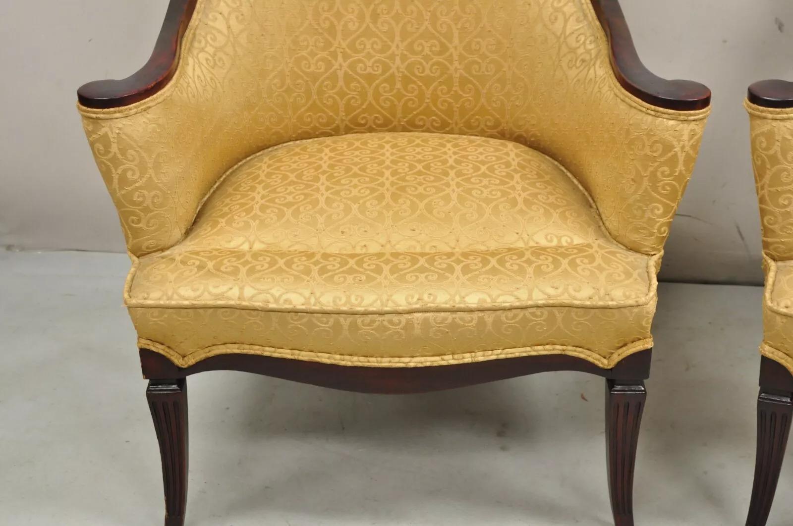 Chaises longues de cheminée en acajou sculpté et drapé, Vintage Hollywood Regency - une paire en vente 3