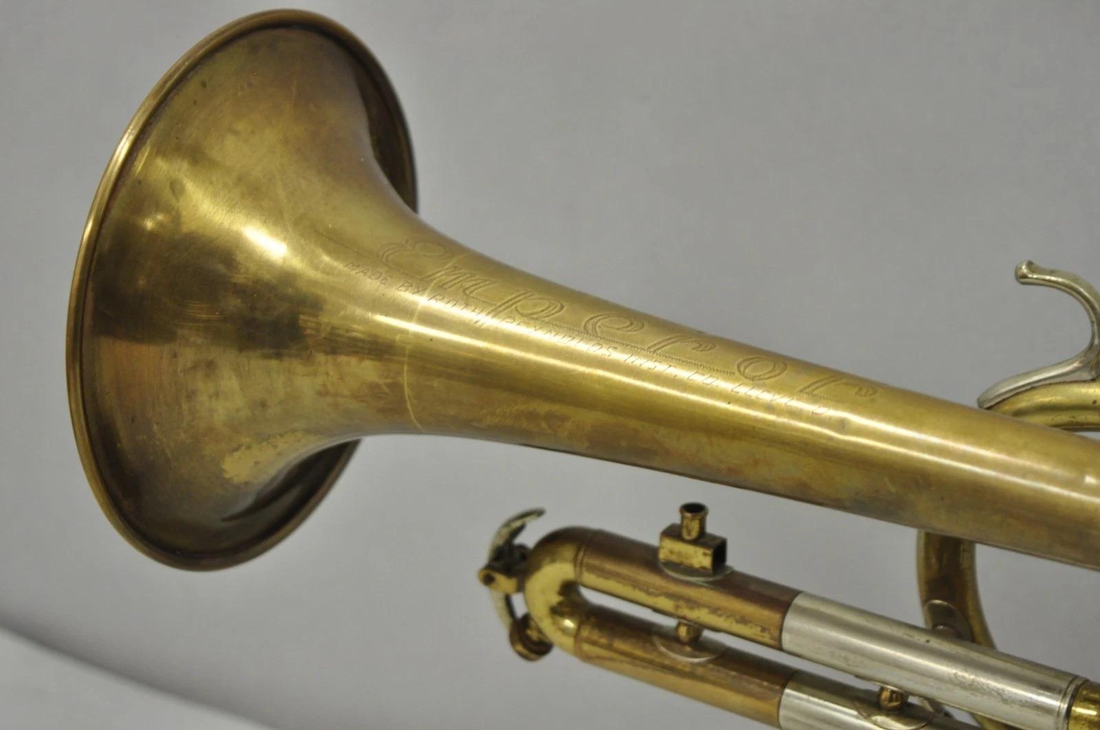 Vintage Hollywood Regency Kaiser Messing Trompete Horn Repurposed Tischlampe im Angebot 2