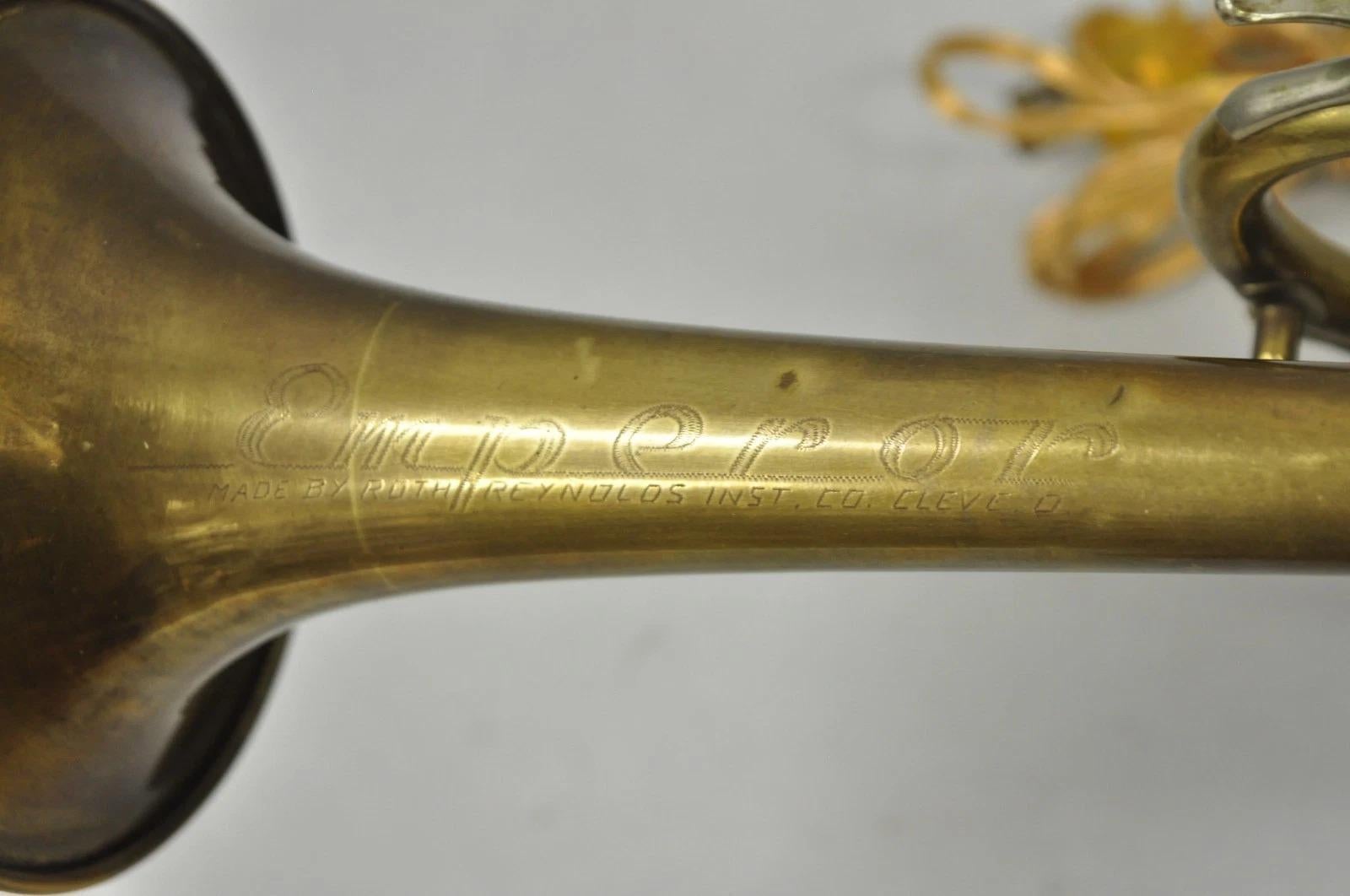 Vintage Hollywood Regency Kaiser Messing Trompete Horn Repurposed Tischlampe im Angebot 3