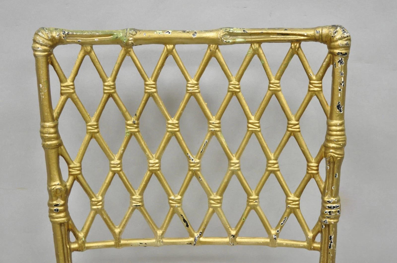 Vintage Hollywood Regency Faux Bamboo Basketweave Lattice Aluminum Side Chair In Good Condition For Sale In Philadelphia, PA