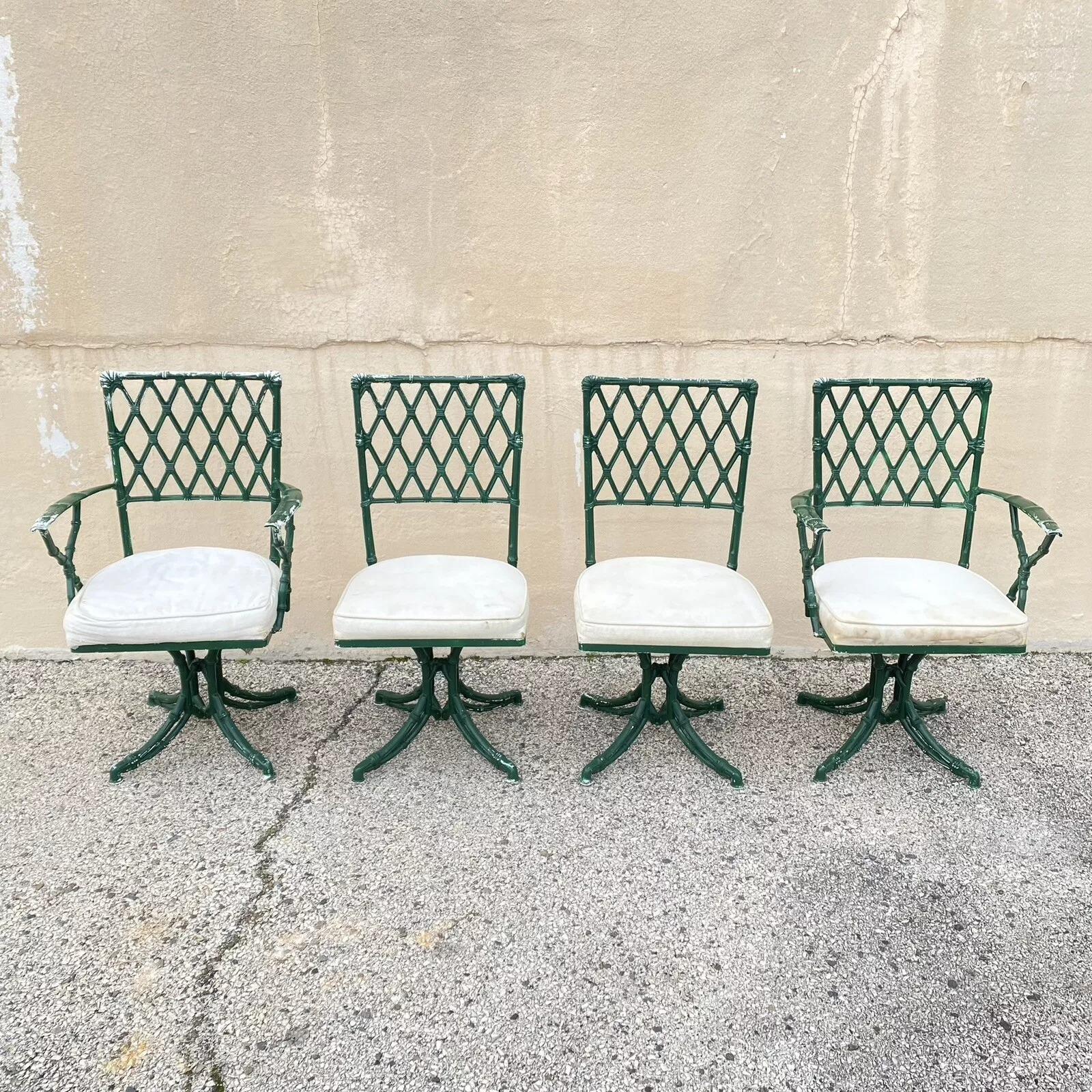 Vintage Hollywood Regency Faux Bamboo Lattice Metal Green Dining Set - 5 Pc Set In Good Condition For Sale In Philadelphia, PA