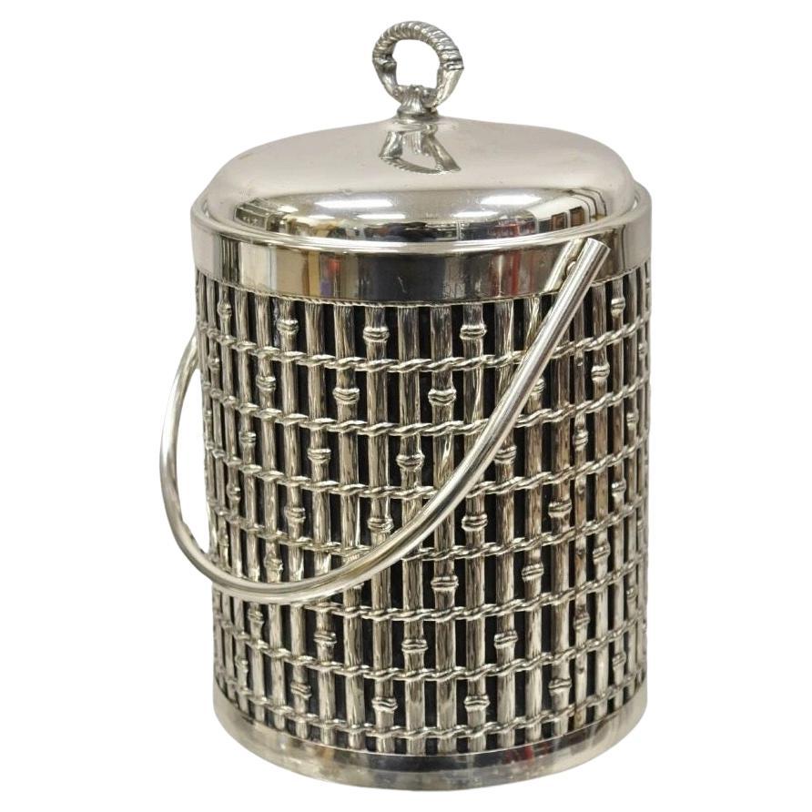 Cubitera con tapa de bambú de imitación de la época Hollywood Regency bañada en plata en venta