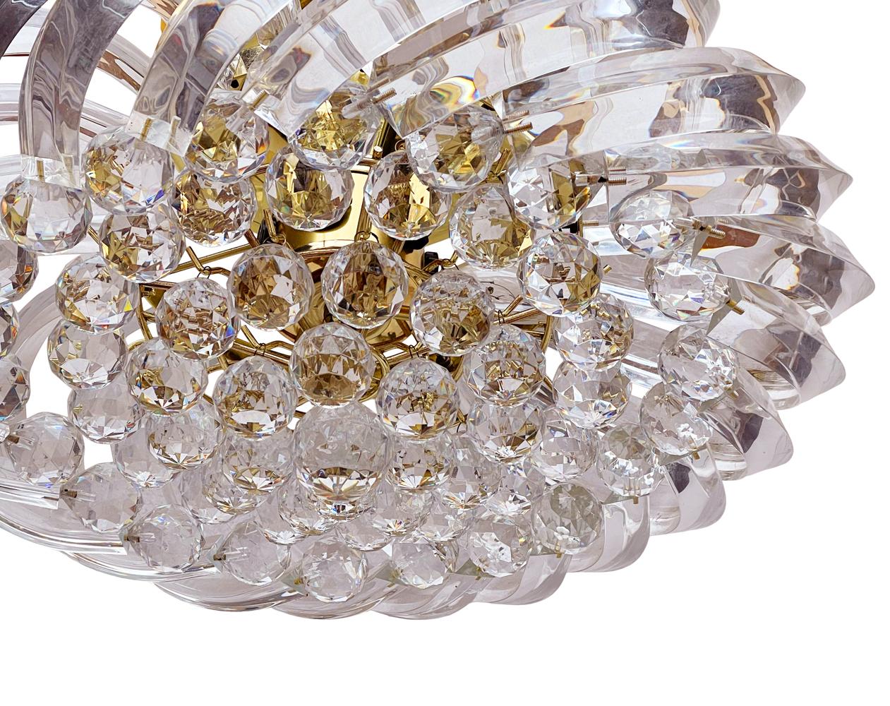 Vintage Hollywood Regency Flush Mount Chandelier in Lucite & Brass In Good Condition For Sale In Philadelphia, PA