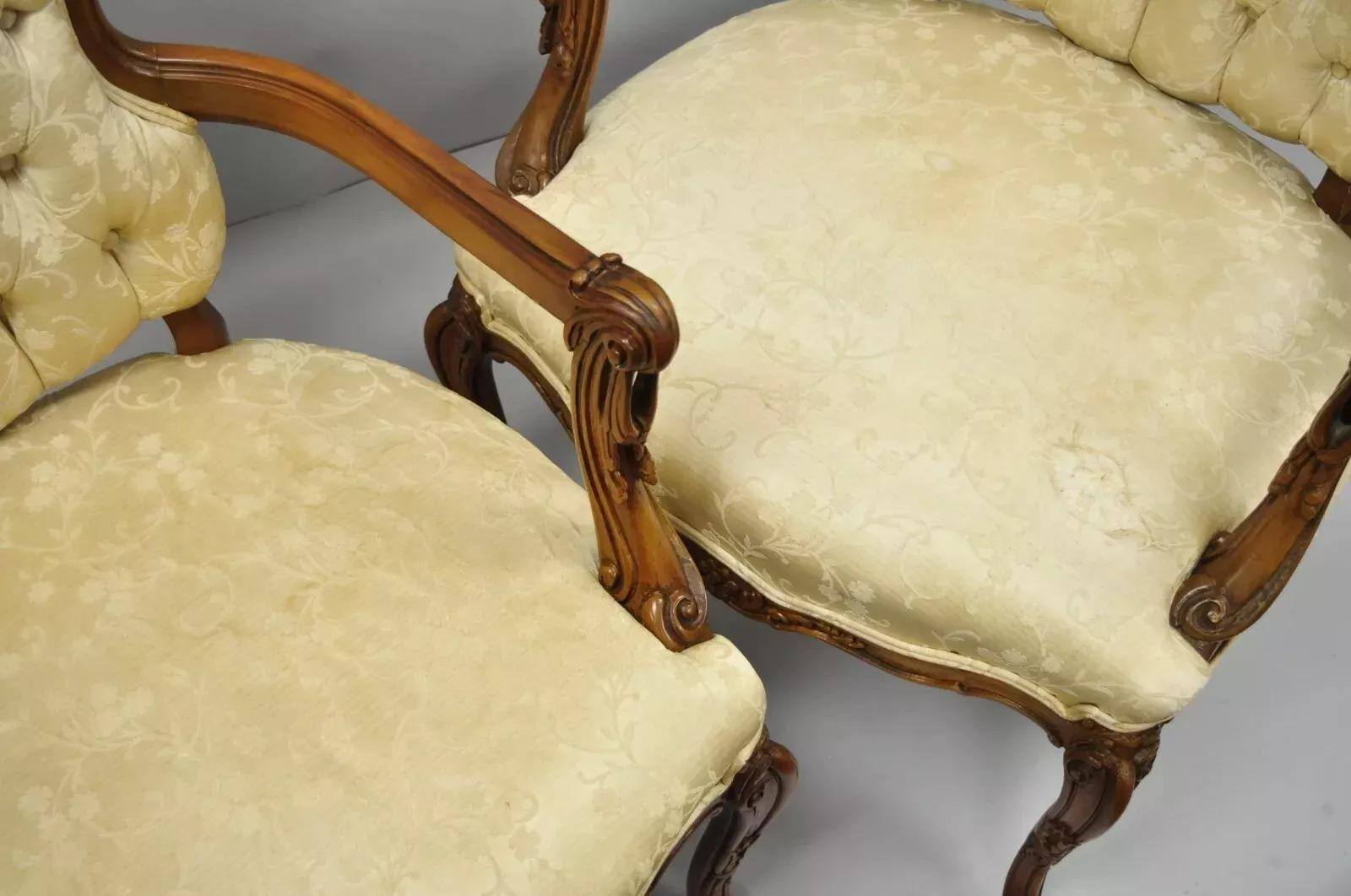 Vintage Hollywood Regency - Poltrone intagliate con drappeggio in stile Luigi - una coppia in vendita 4