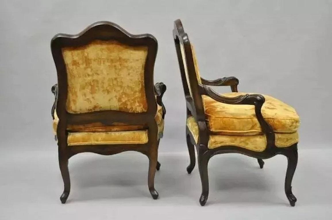 Paire de fauteuils provincial français de style Louis XV vintage Hollywood Regency en vente 4