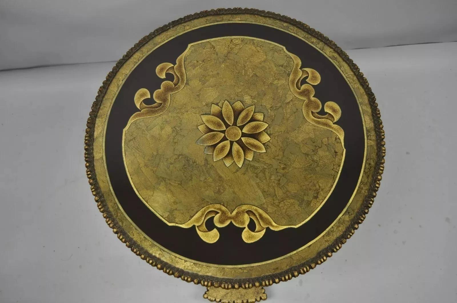 Inconnu Table d'appoint vintage en métal figurant une femme dorée de style Hollywood Regency français en vente