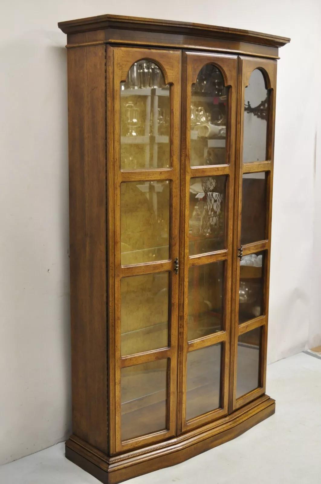 Unknown Vintage Hollywood Regency Fruitwood Arched 2 Door Glass 75