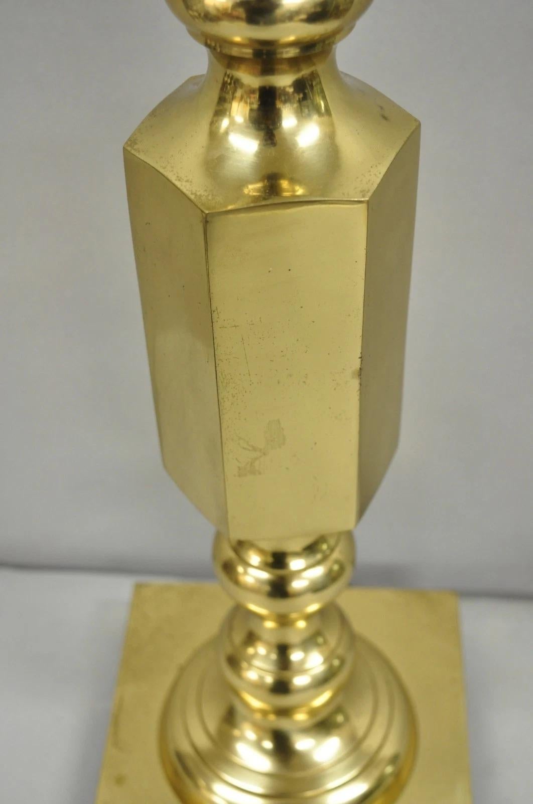 Ottone Lampada da tavolo a candeliere alto in ottone dorato Vintage Hollywood Regency Made In Japan in vendita