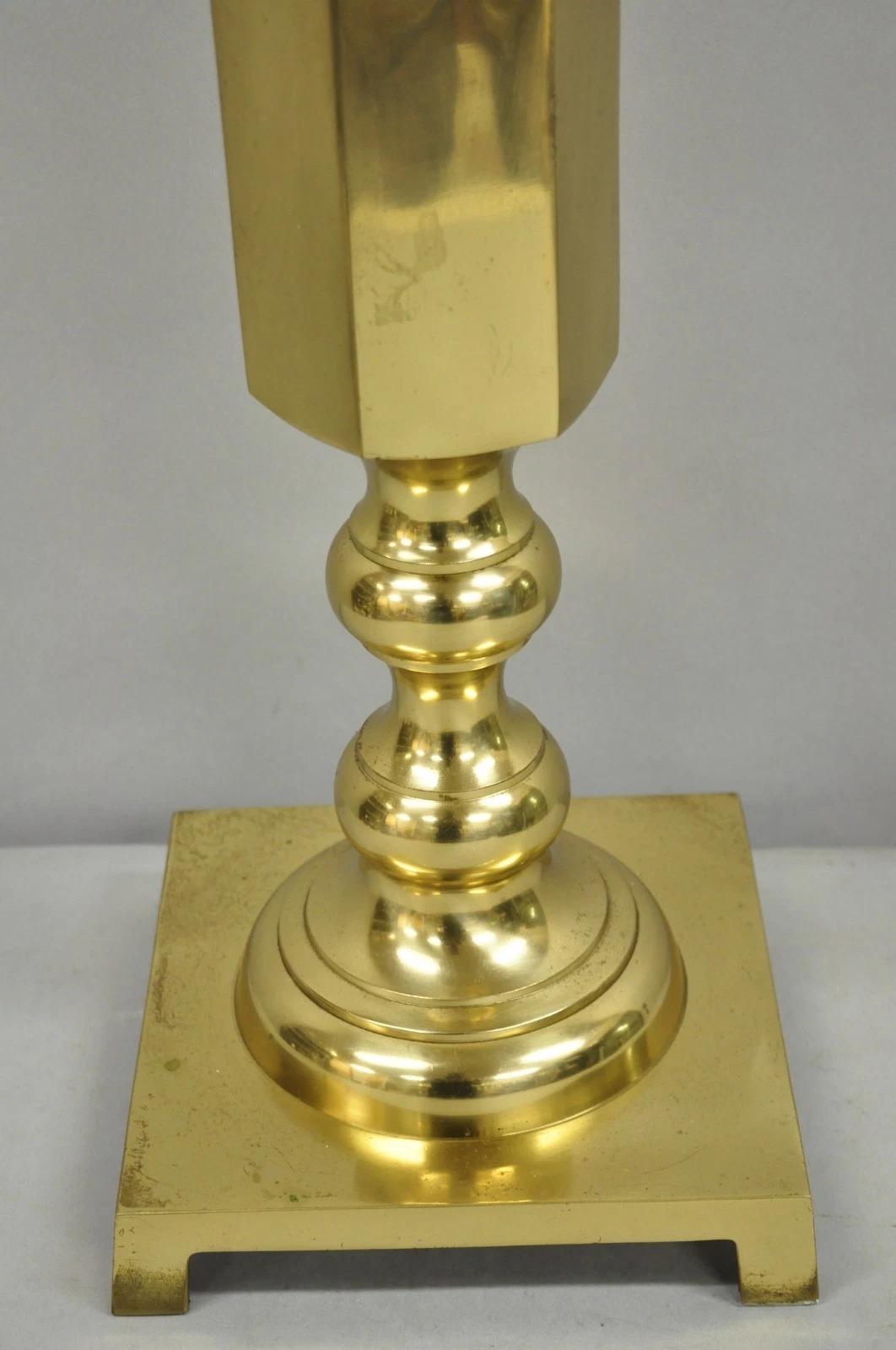 Lampada da tavolo a candeliere alto in ottone dorato Vintage Hollywood Regency Made In Japan in vendita 2