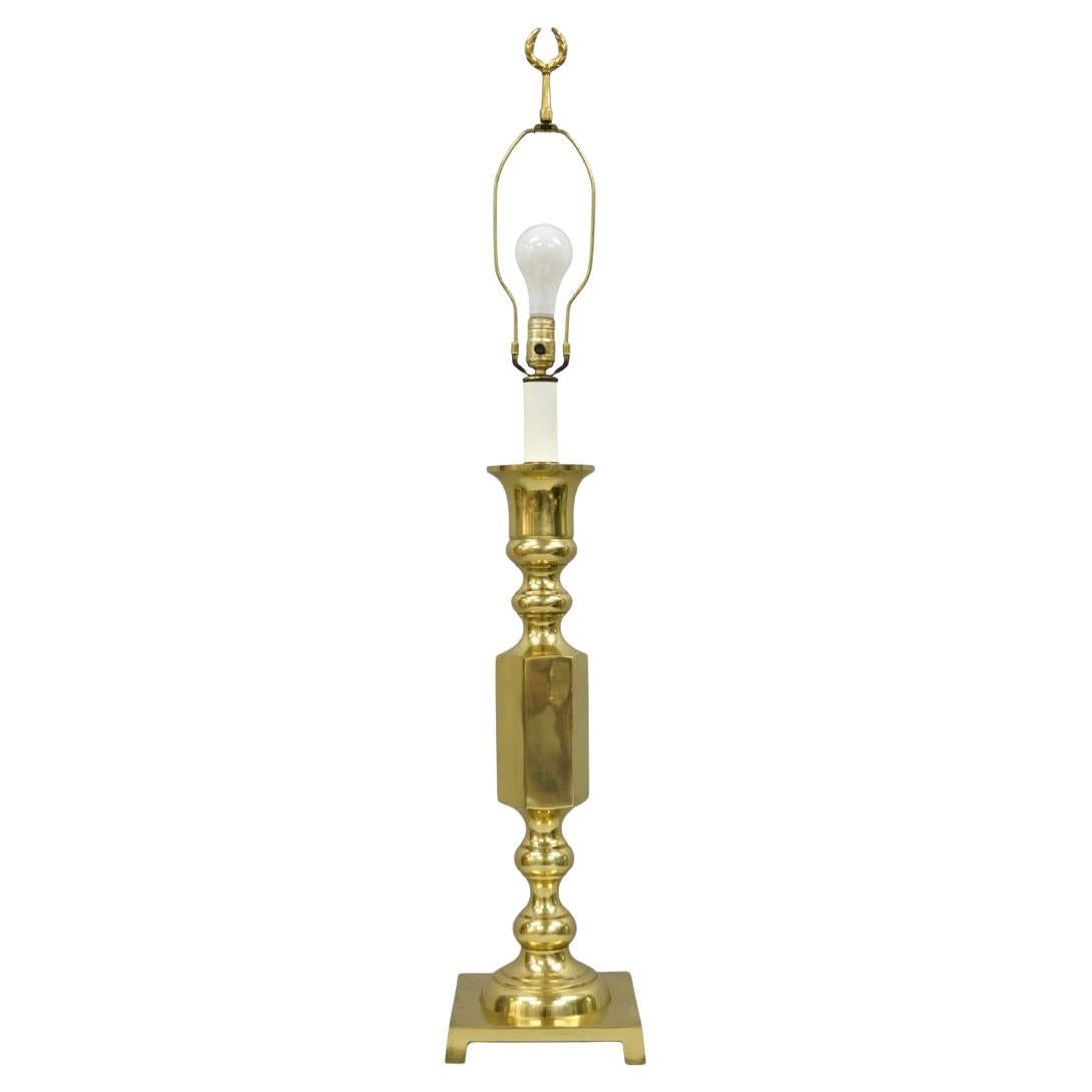Lampada da tavolo a candeliere alto in ottone dorato Vintage Hollywood Regency Made In Japan in vendita