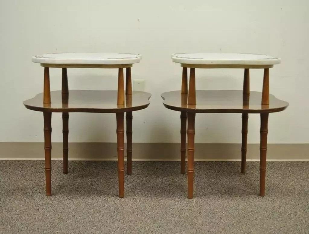 Paire de tables d'appoint vintage Hollywood Regency Greek Key Marbre Faux Bamboo Wood en vente 6