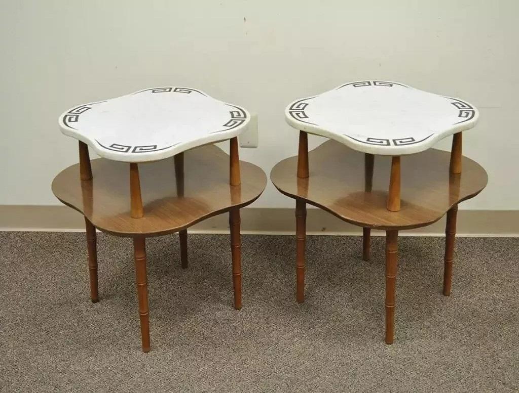 Paire de tables d'appoint vintage Hollywood Regency Greek Key Marbre Faux Bamboo Wood en vente 7