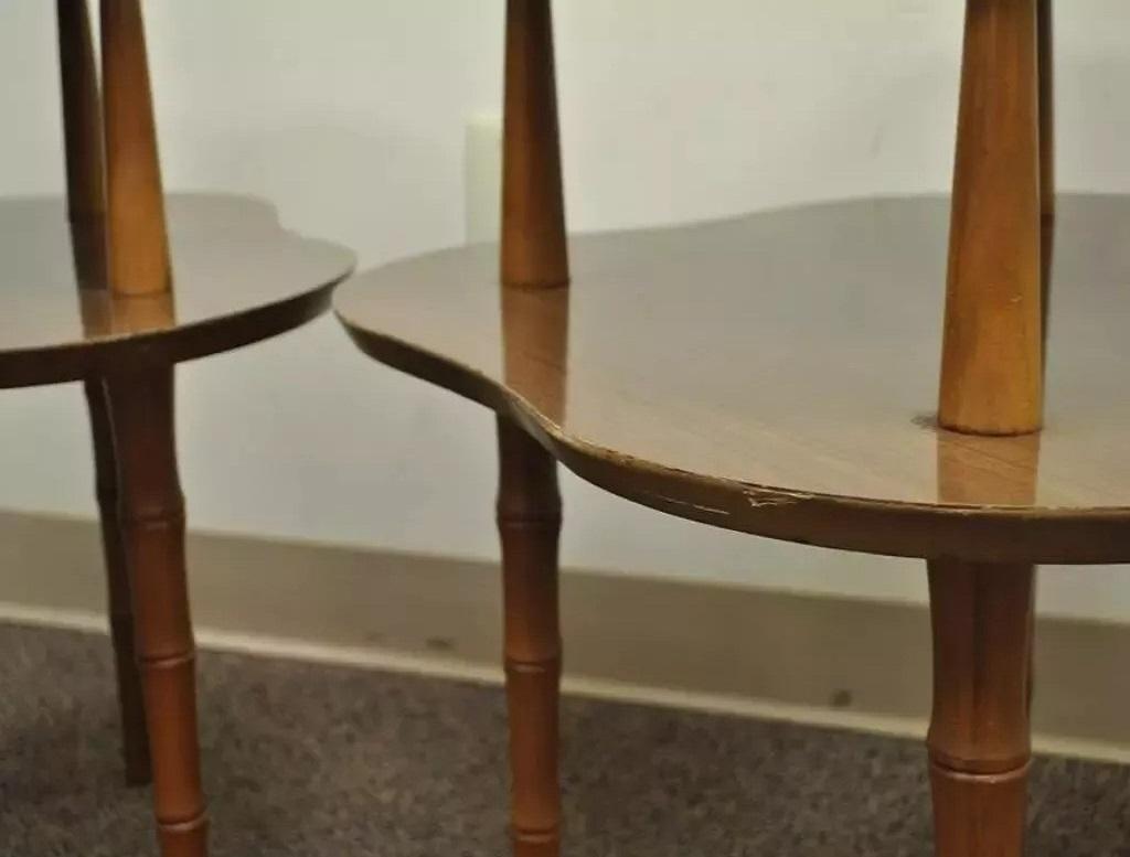 Paire de tables d'appoint vintage Hollywood Regency Greek Key Marbre Faux Bamboo Wood en vente 3