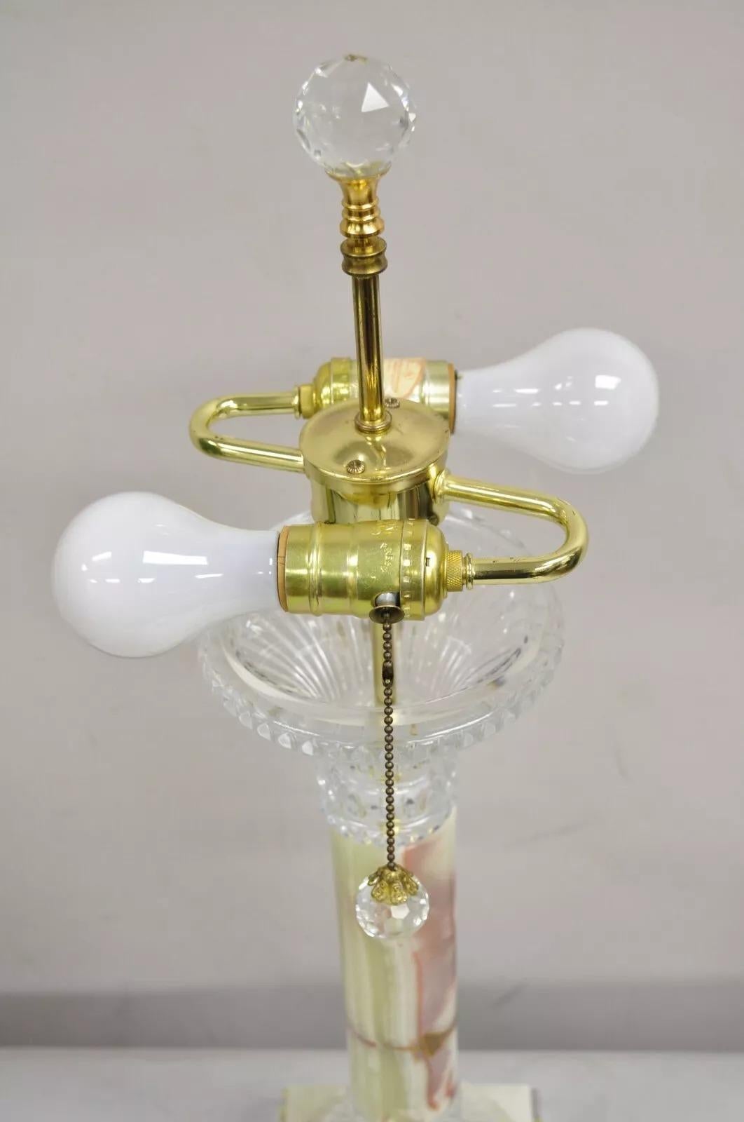 Lampe de table à colonne corinthienne en pierre d'onyx vert Hollywood Regency en vente 2
